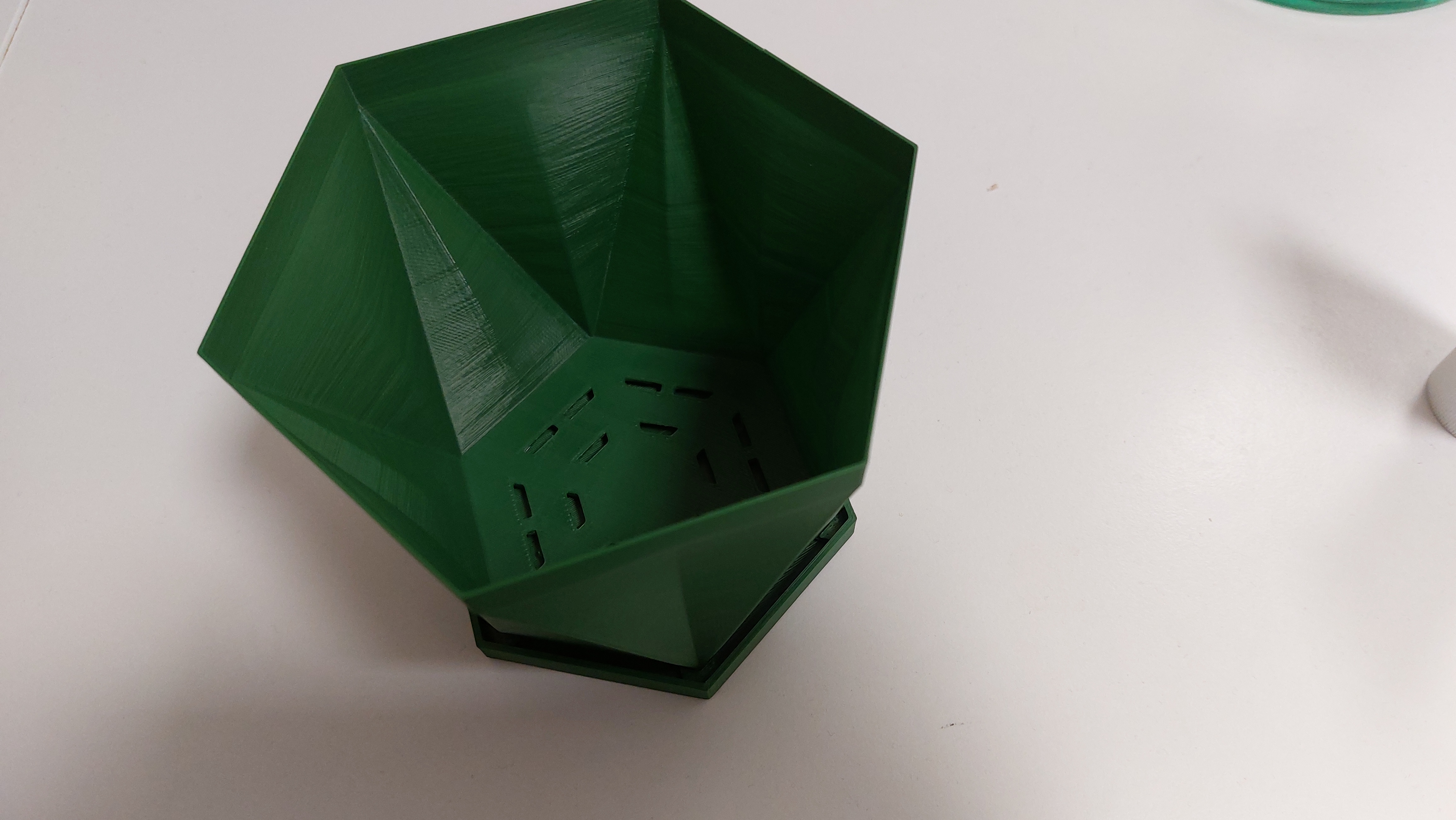Plant pot
