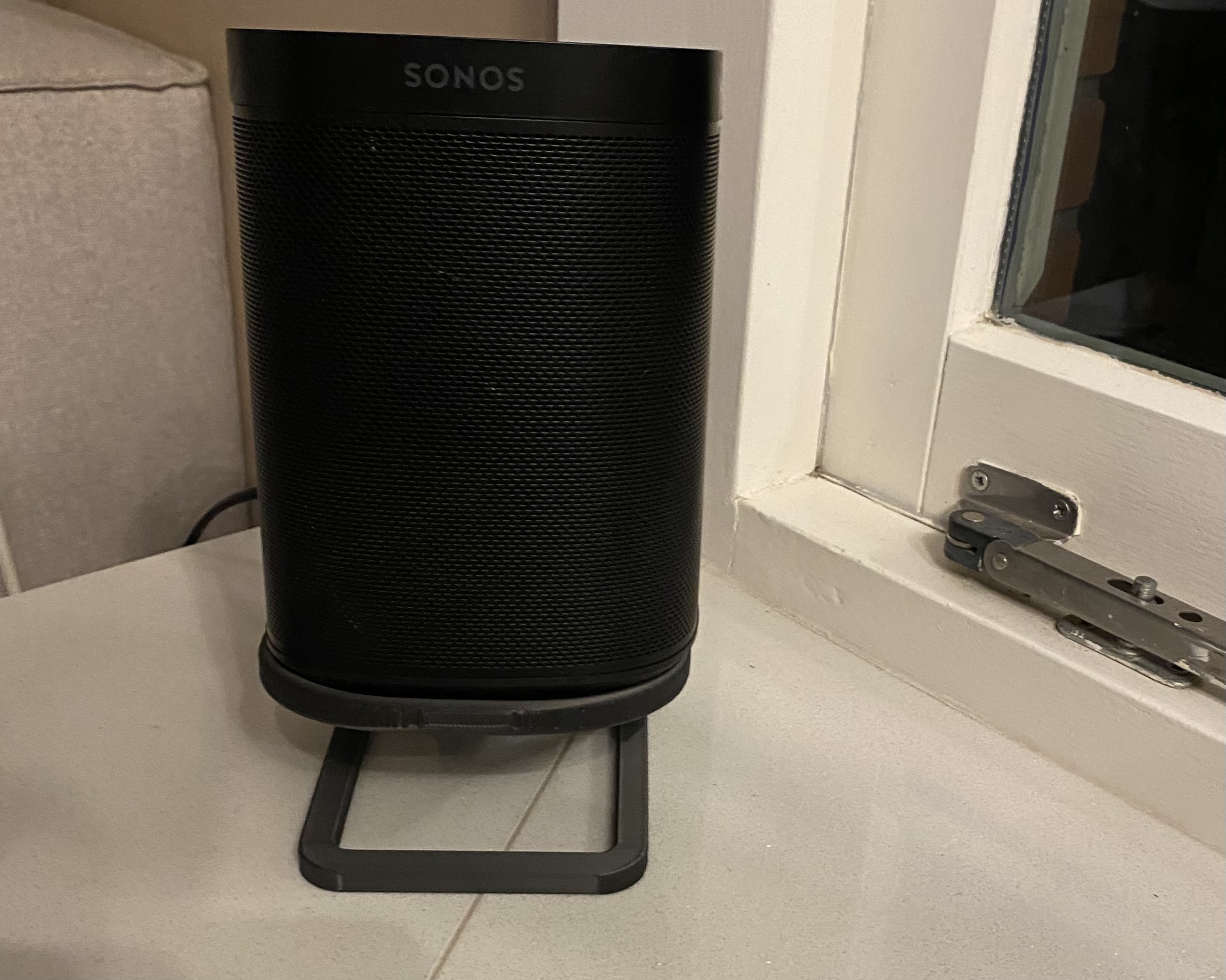 Sonos One angled stand — thumbnail 2