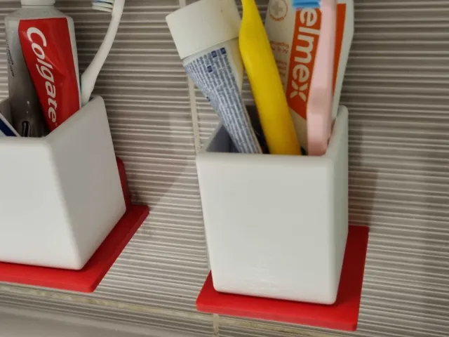 Bathroom tumbler & holder (wall-mounted)