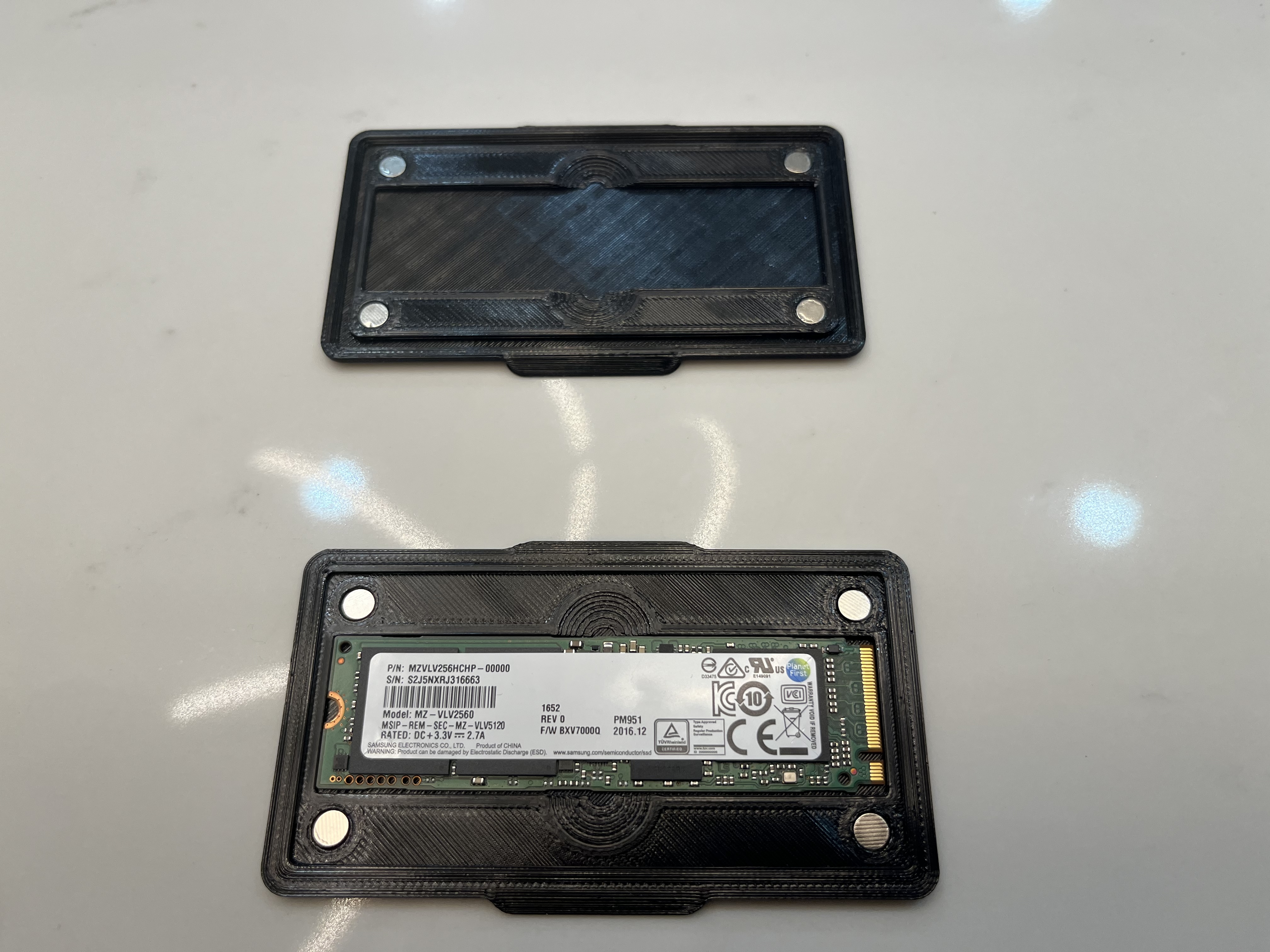 Single NVMe carrying case