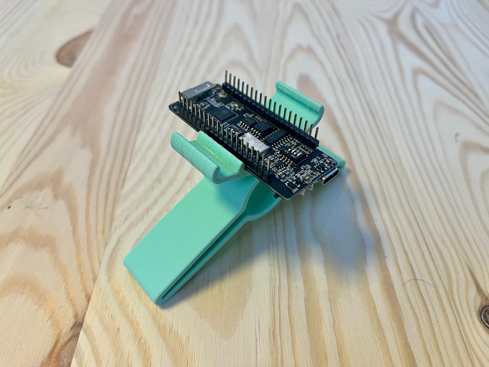 Flexible Soldering Aid by Ishdo Download free STL model