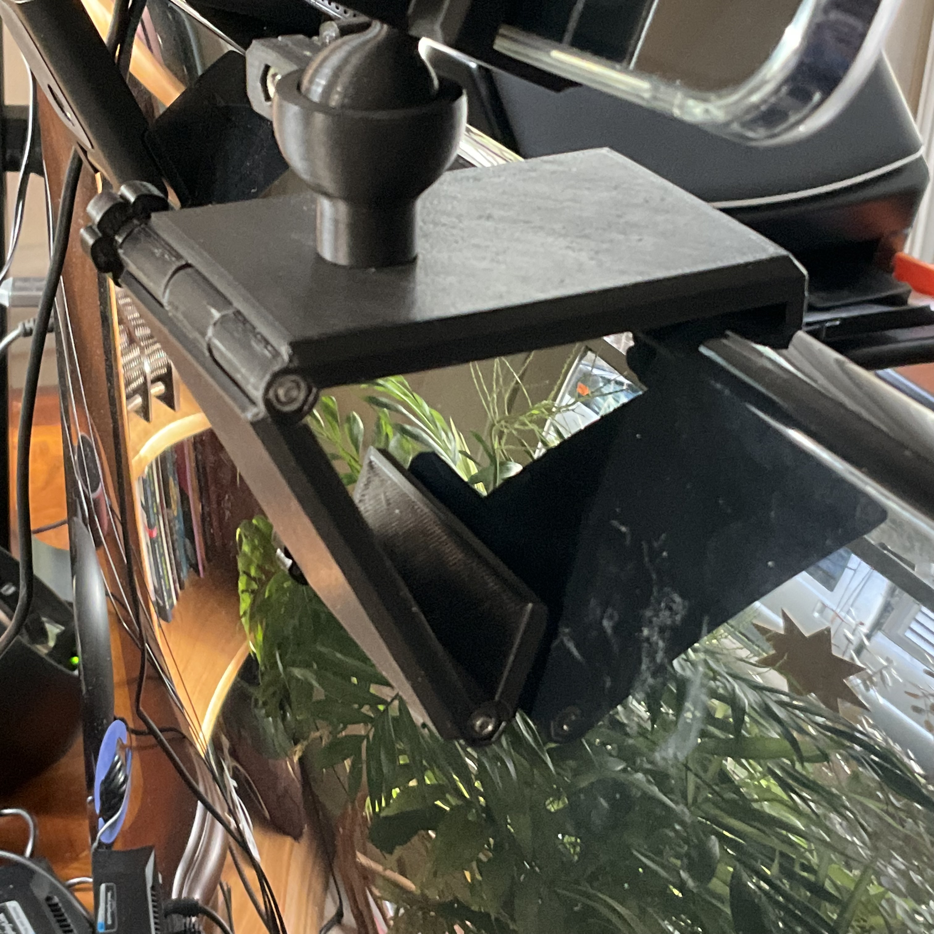 External Monitor Mount for iPhone Continuity Camera by fuchsr