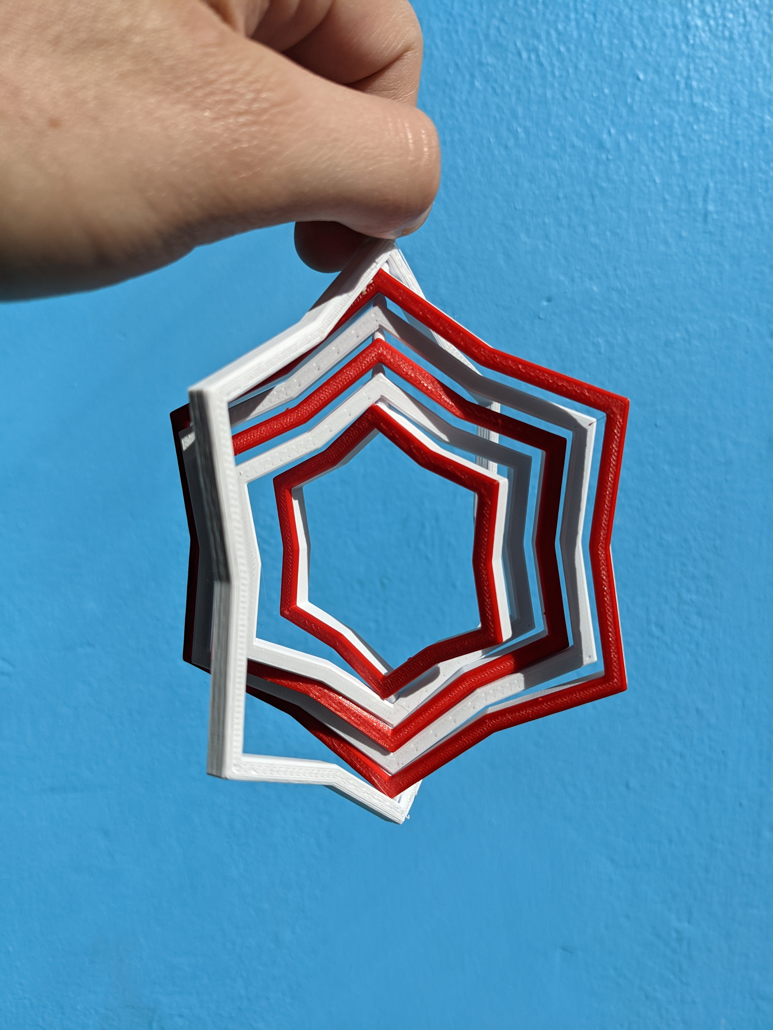 Gyroscopic star ornament