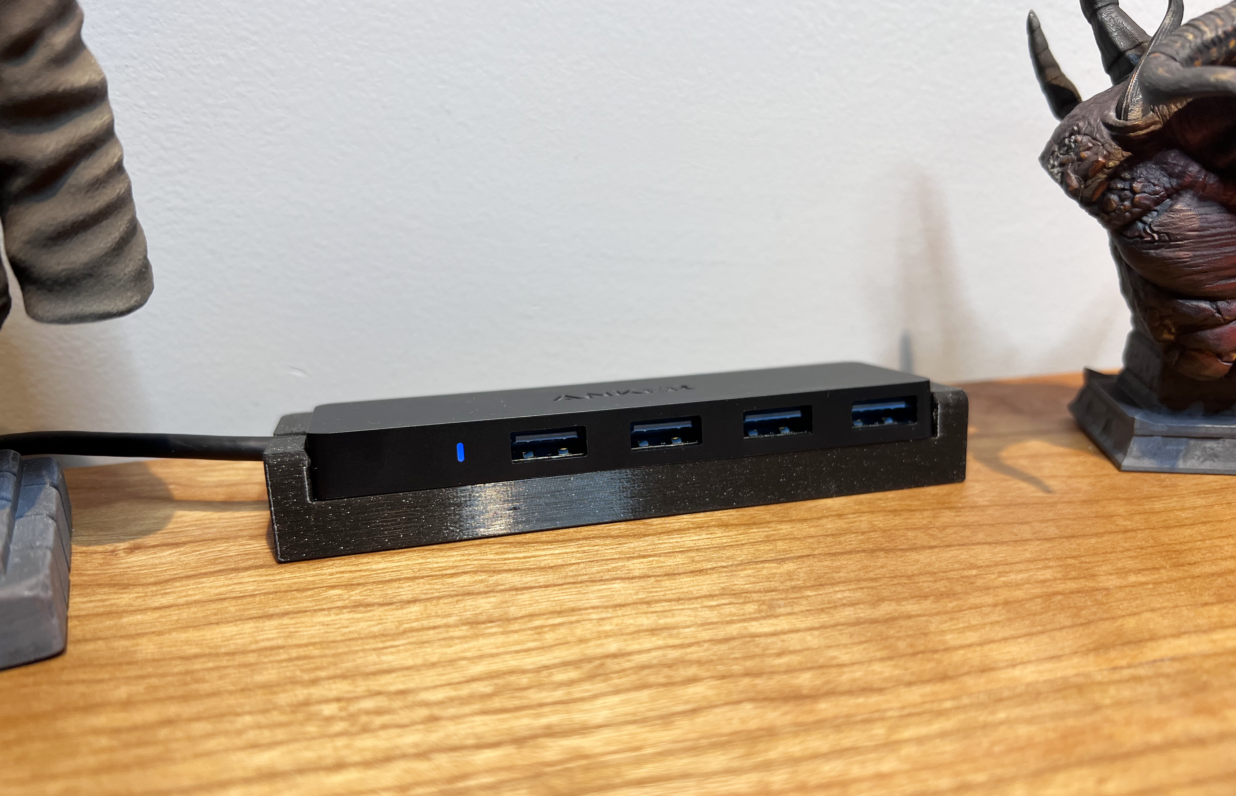 Anker 4-Port USB Hub Desk Mount