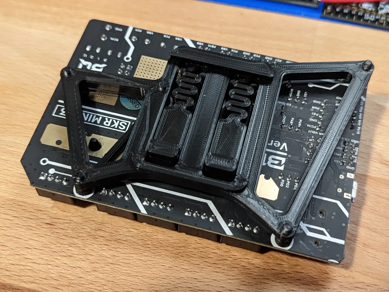 SKR Mini E3 v3 DIN Rail Mount Clip and Spacers por RobotRogue | Descargar  modelo STL gratuito 