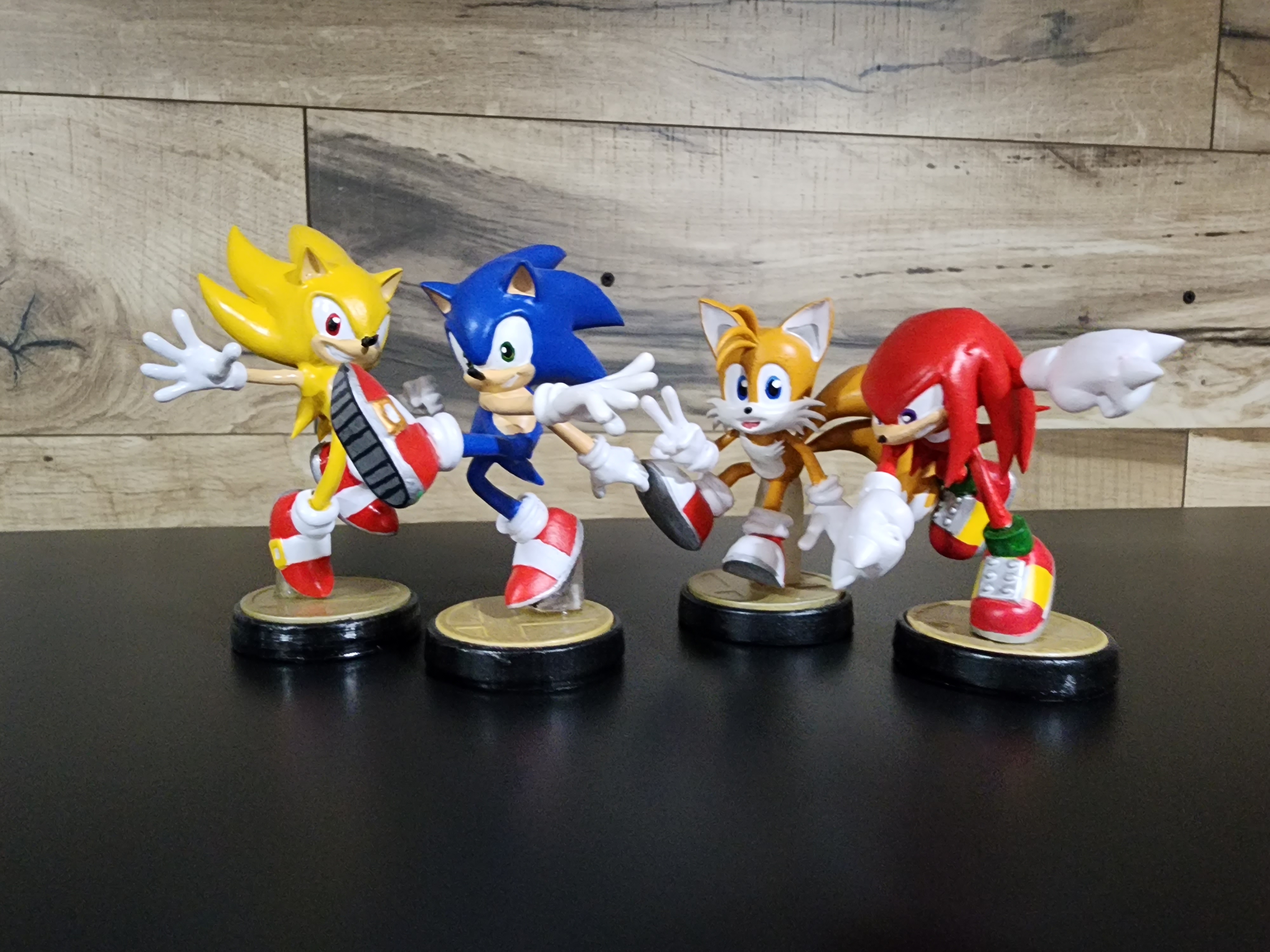 Team Sonic Figurine Set, SSBU Sonic, Tails, Knuckles, & Super Sonic amiibo  figures by NebulaNoob, Download free STL model