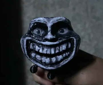 The Weeping God troll (YOU HAVE TO CHANGE THE SIZE)