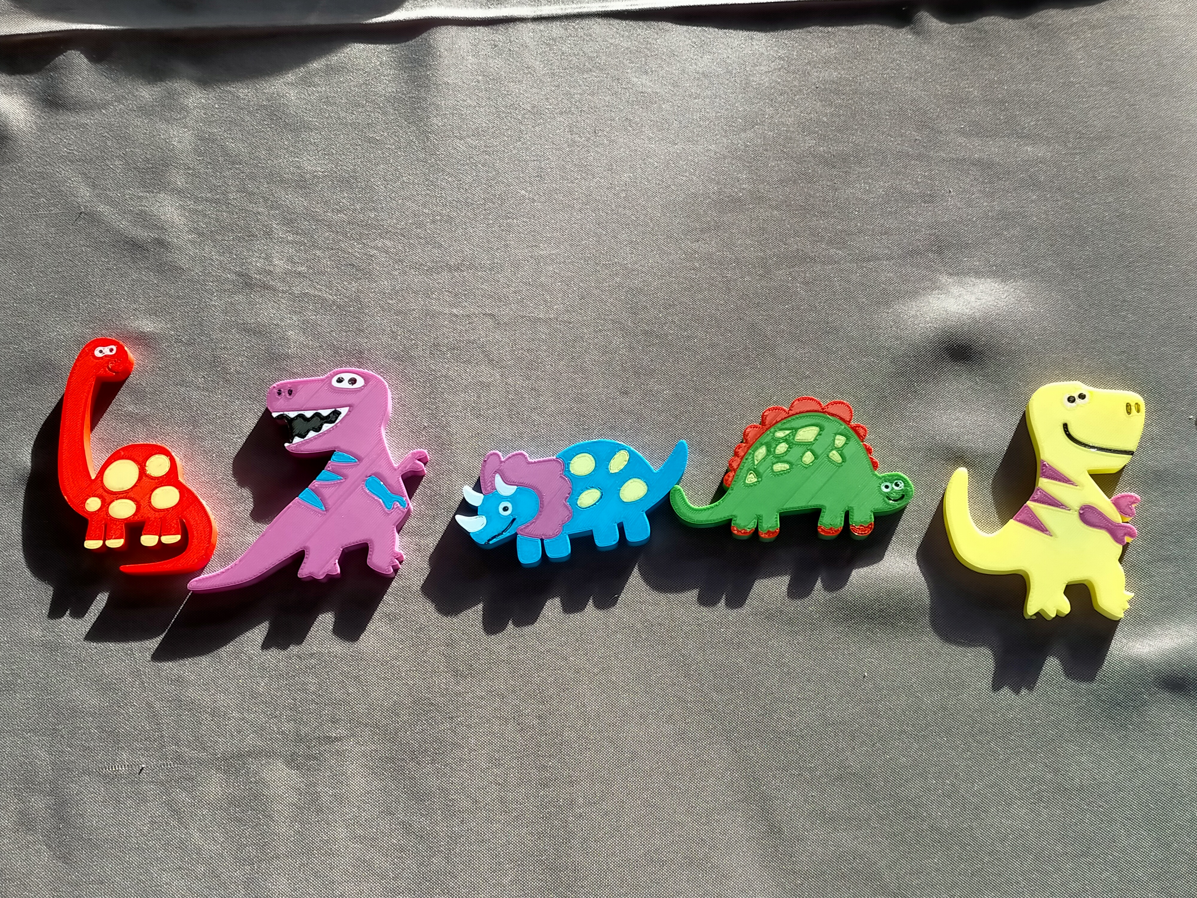Pack de 5 magnets dinosaures - Pack of 5 magnets dinosaurs