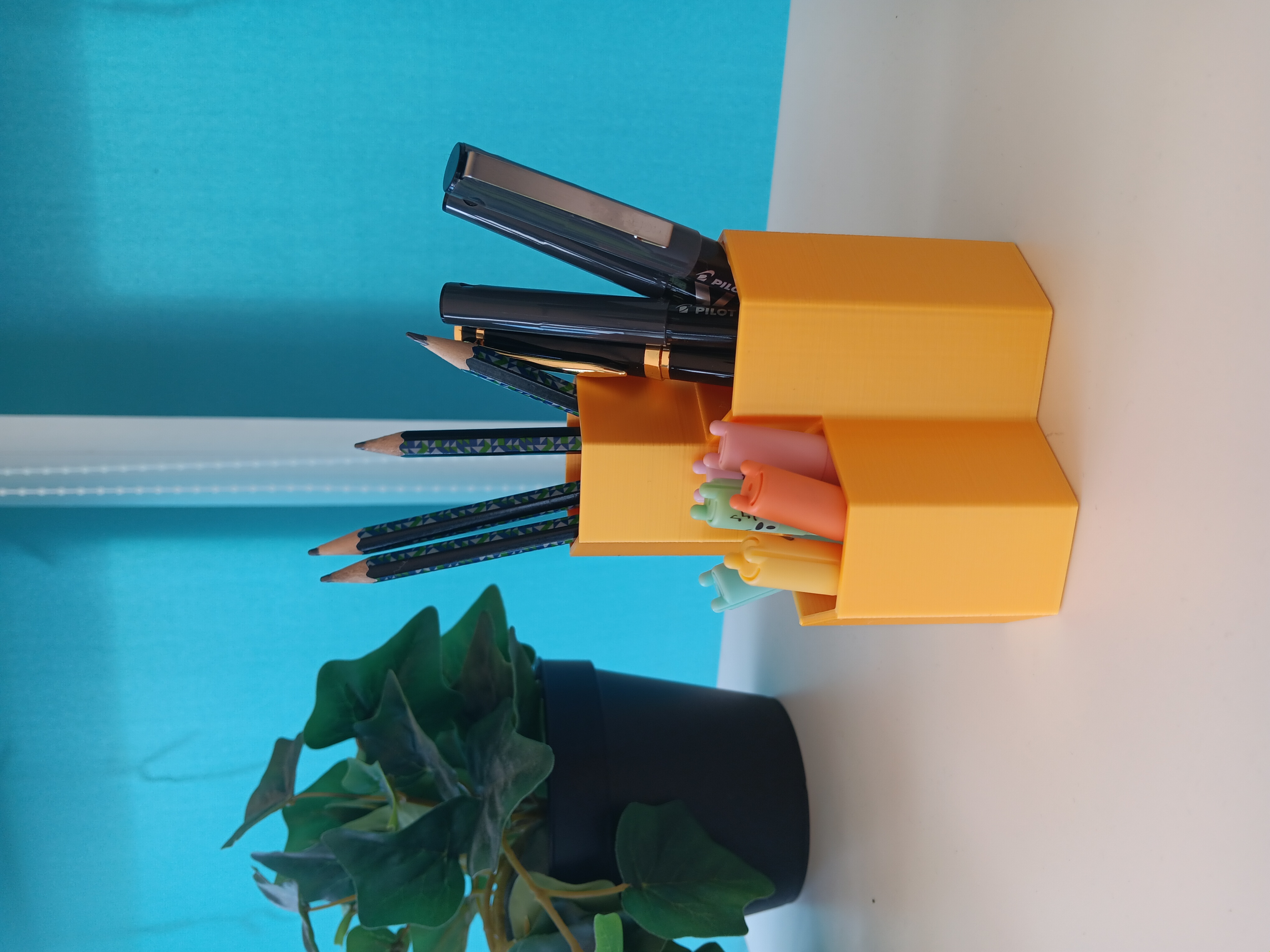 Hexagonal stationary holder, desk organiser.