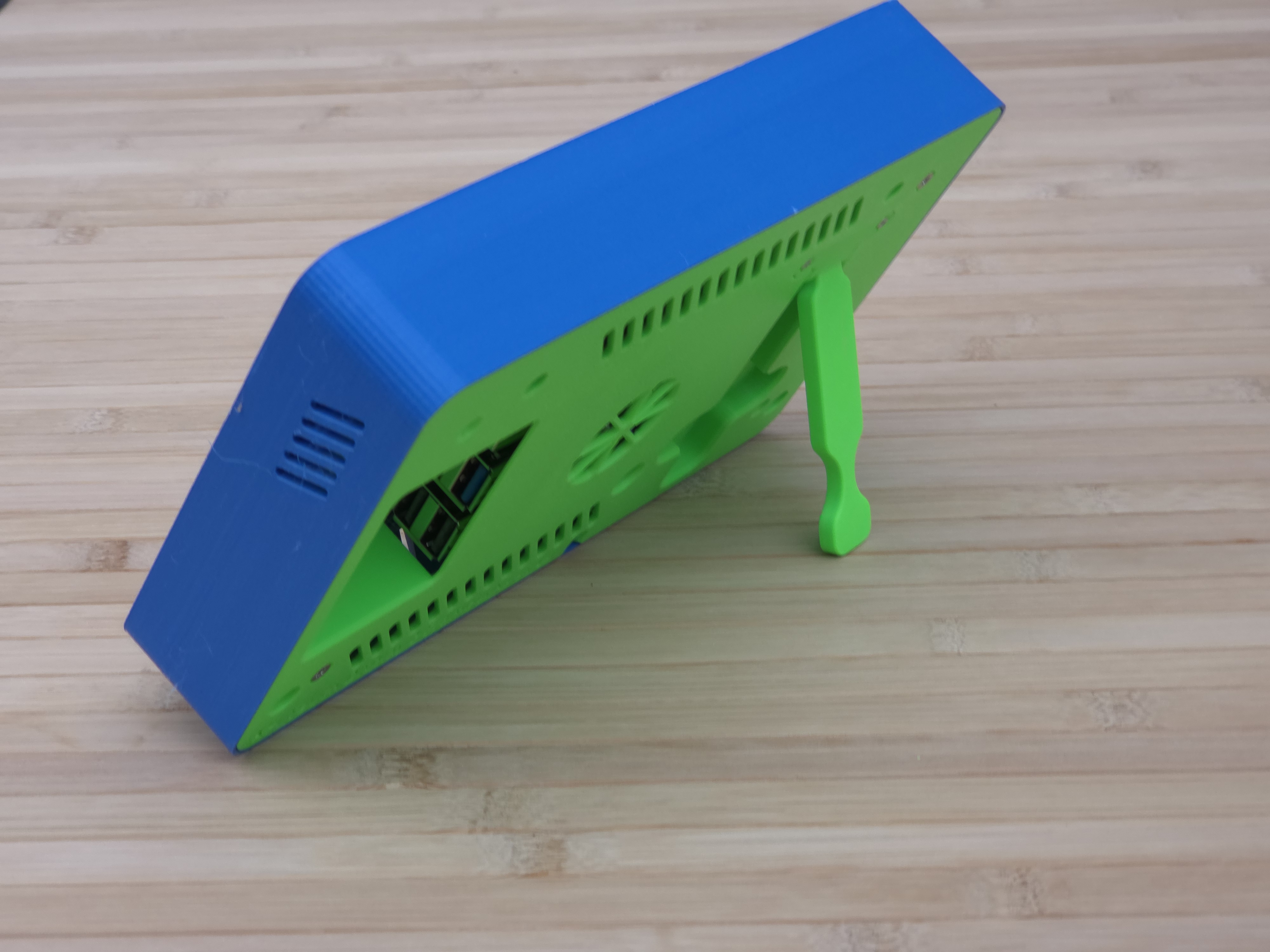 Raspberry Pi 7" Touch Display 2 Frame for RaspberryPi 5 - Horizontal by Nerdiy.de — miniatura 4