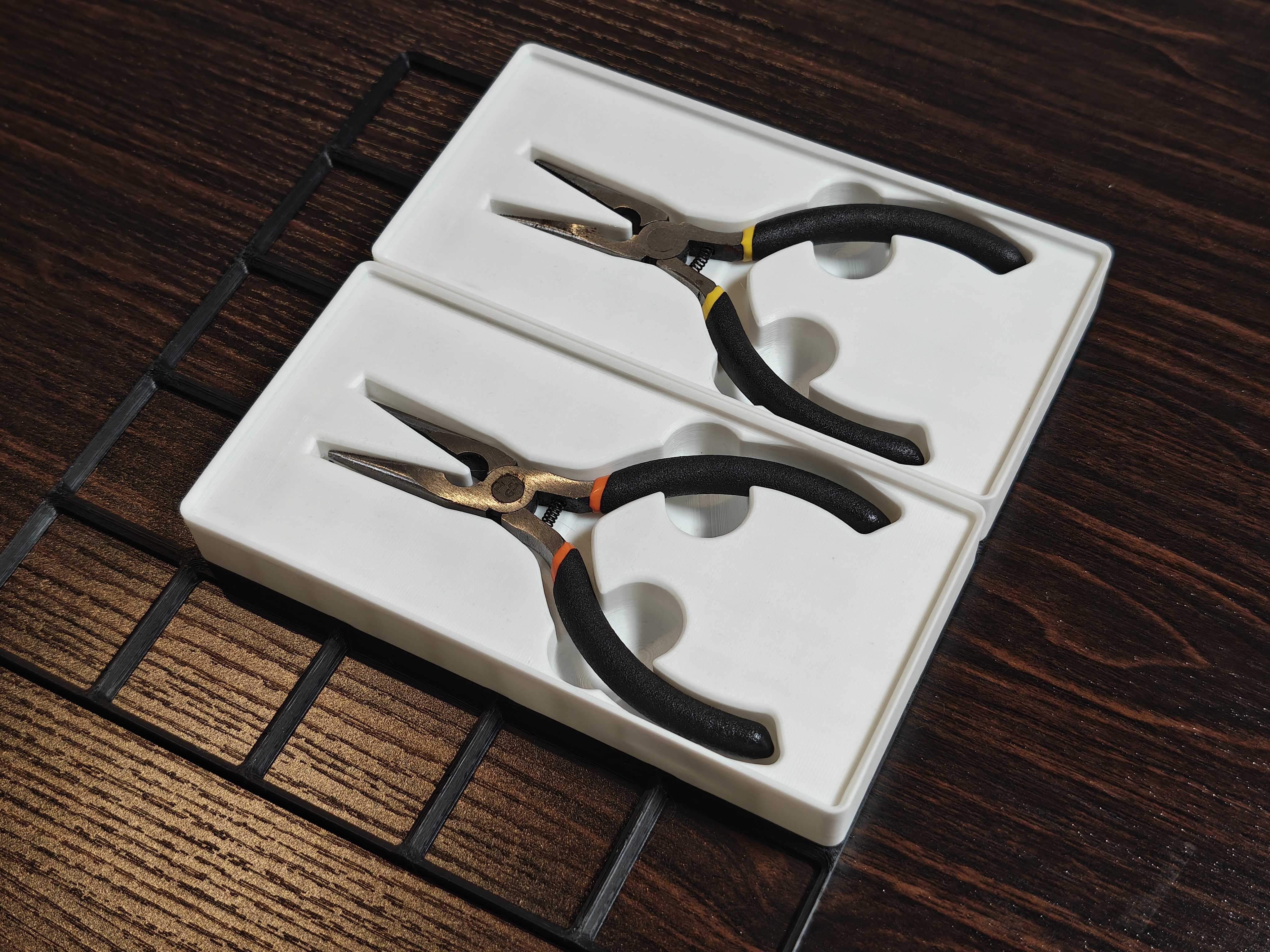 Prusa pliers holder (Gridfinity 4×2×3 stackable)