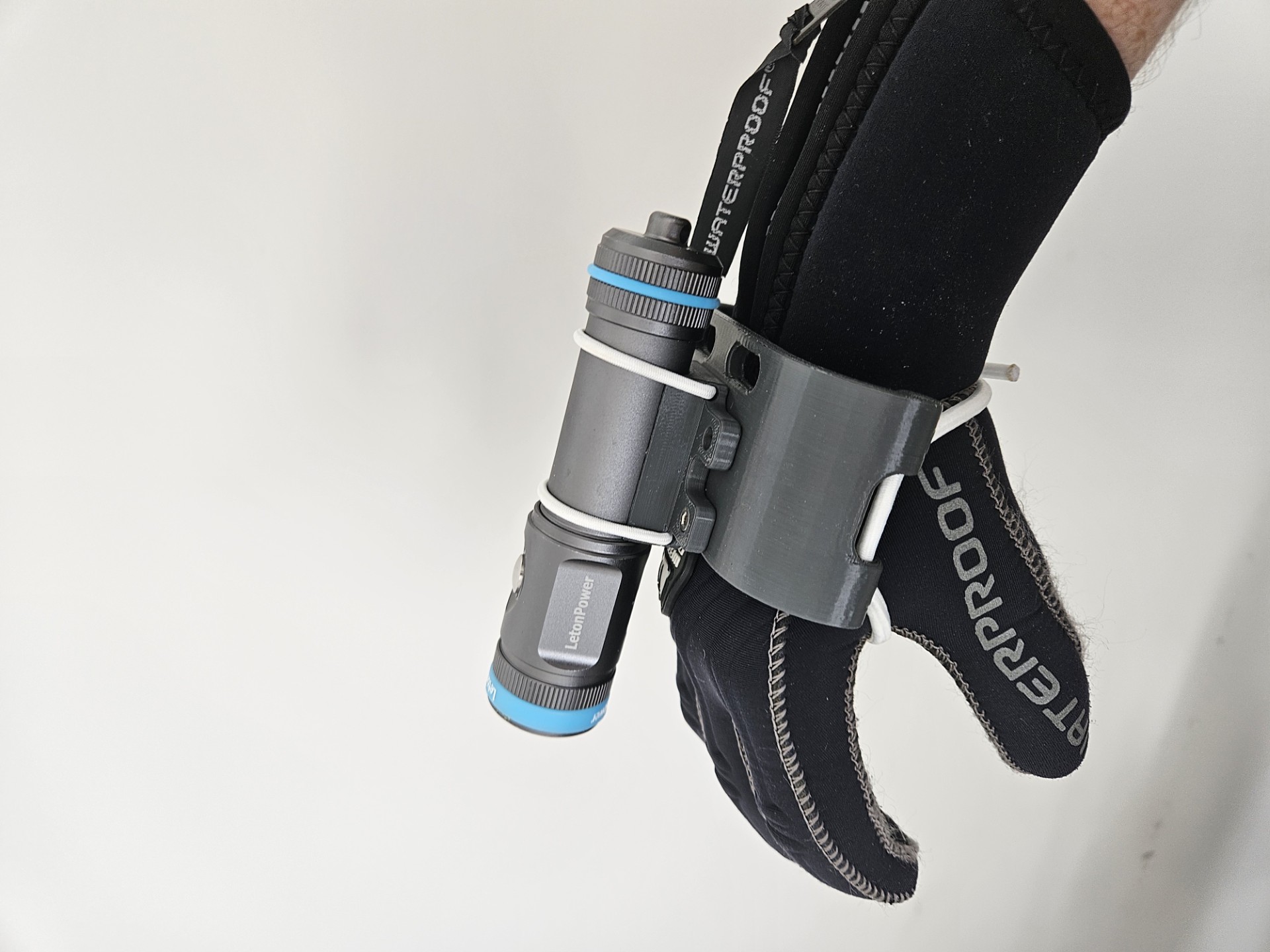 Goodman Bungee Handle with torch adapters