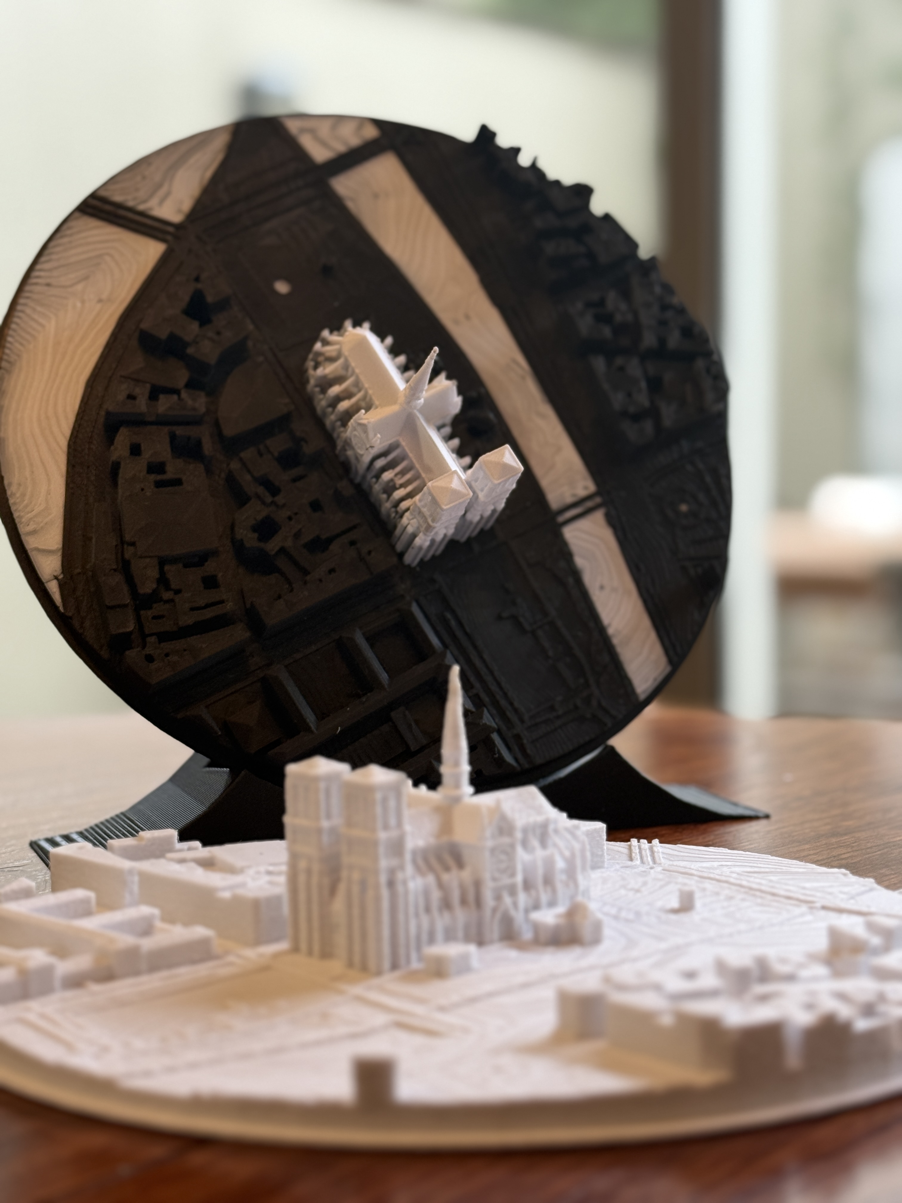 Notre Dame Miniature with Surrounding Map (Multicolor Included)