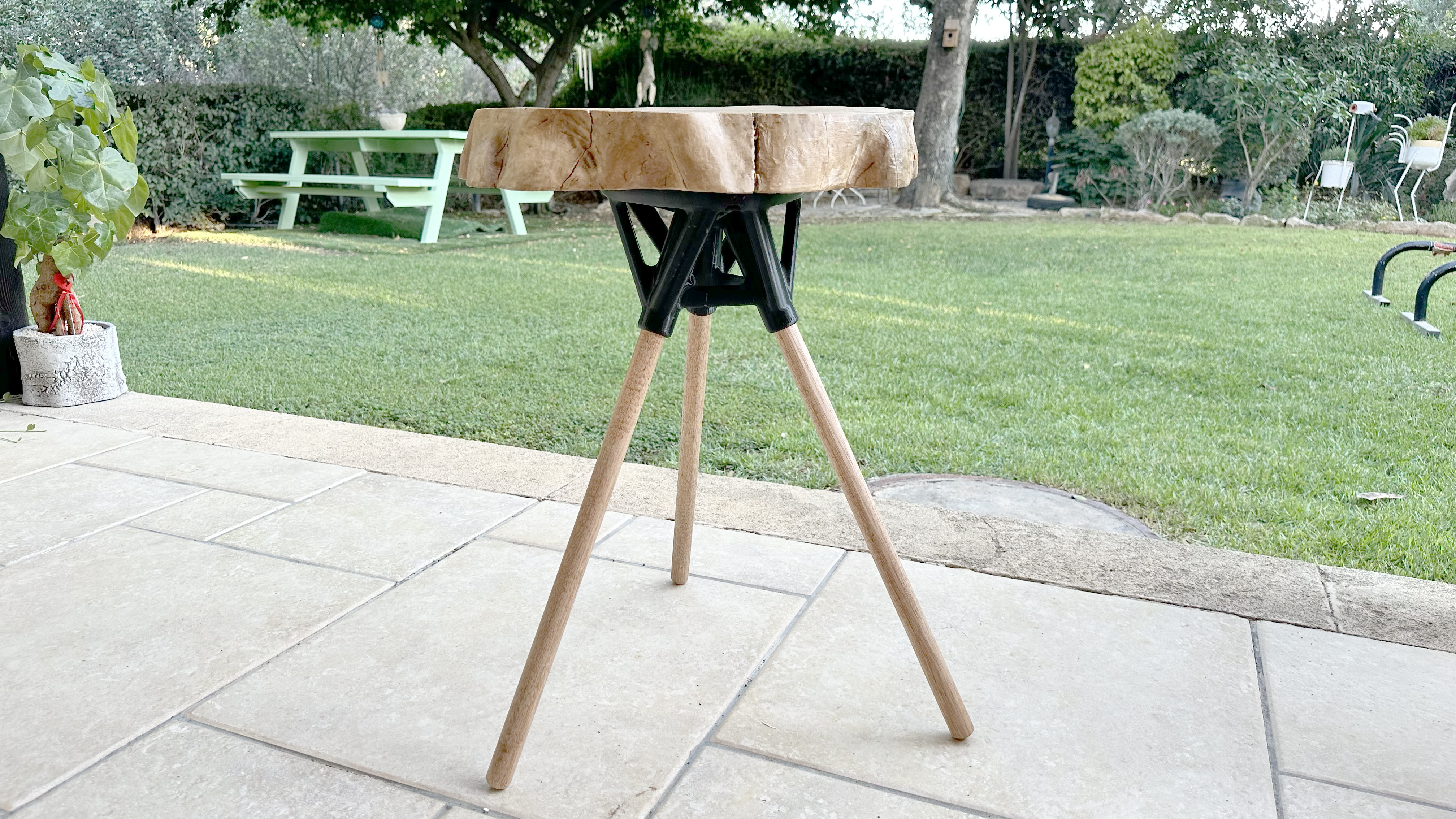 Decorative broomstick table legs V5