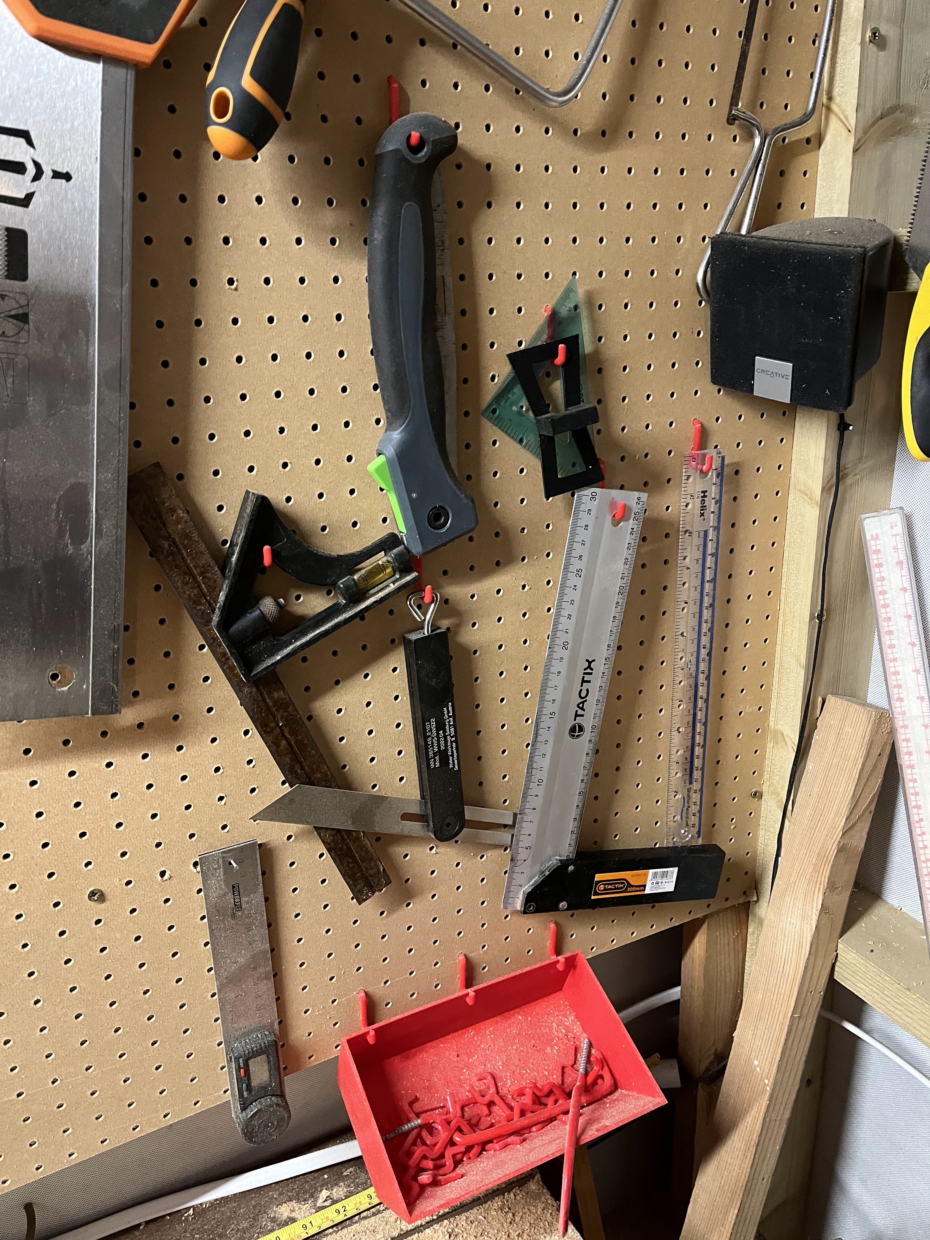 Pegboard hooks for 15mm Pegboards by Marko118 Download free STL model