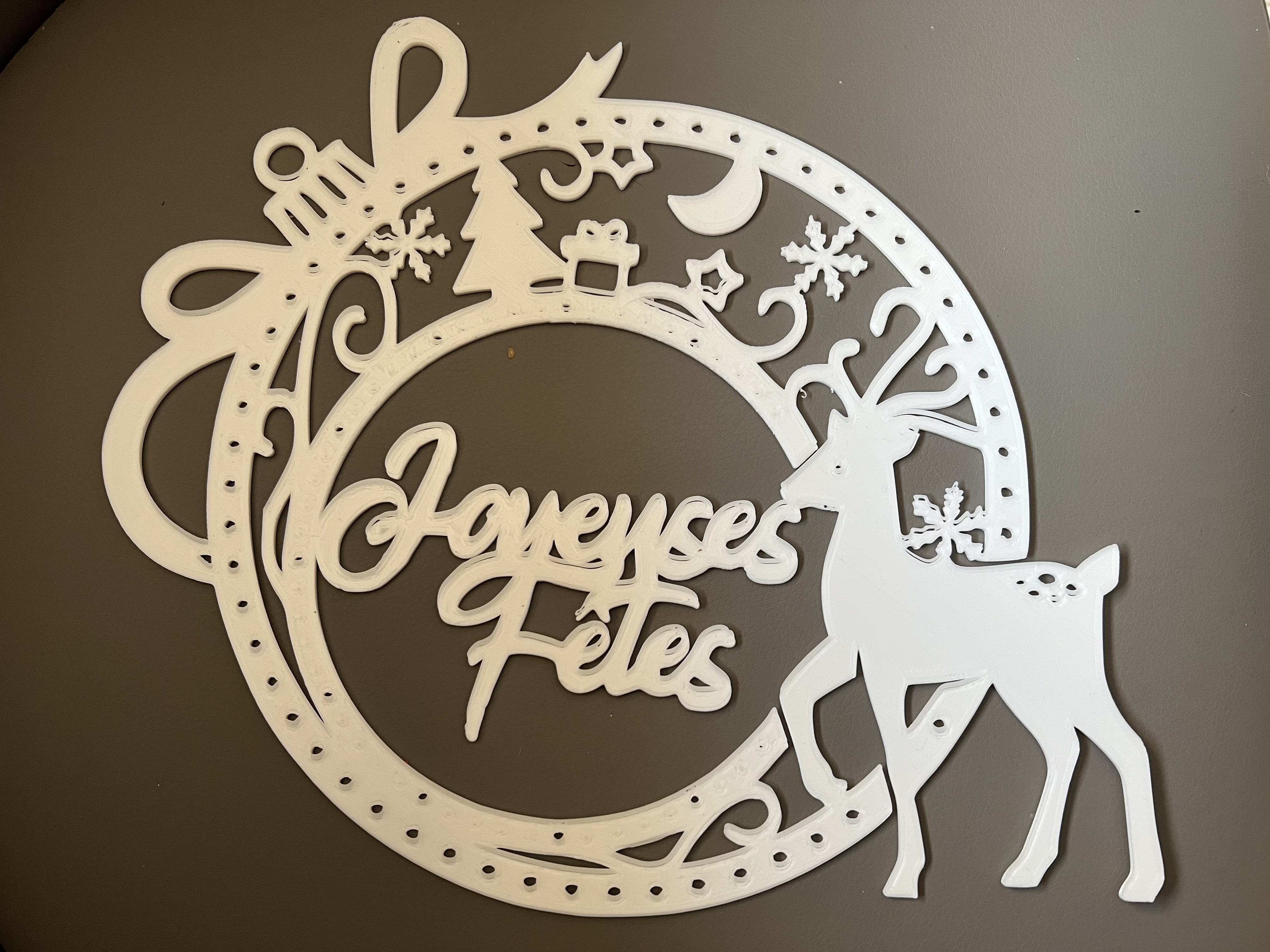 Boule ornement joyeuses fetes ou joyeux noel