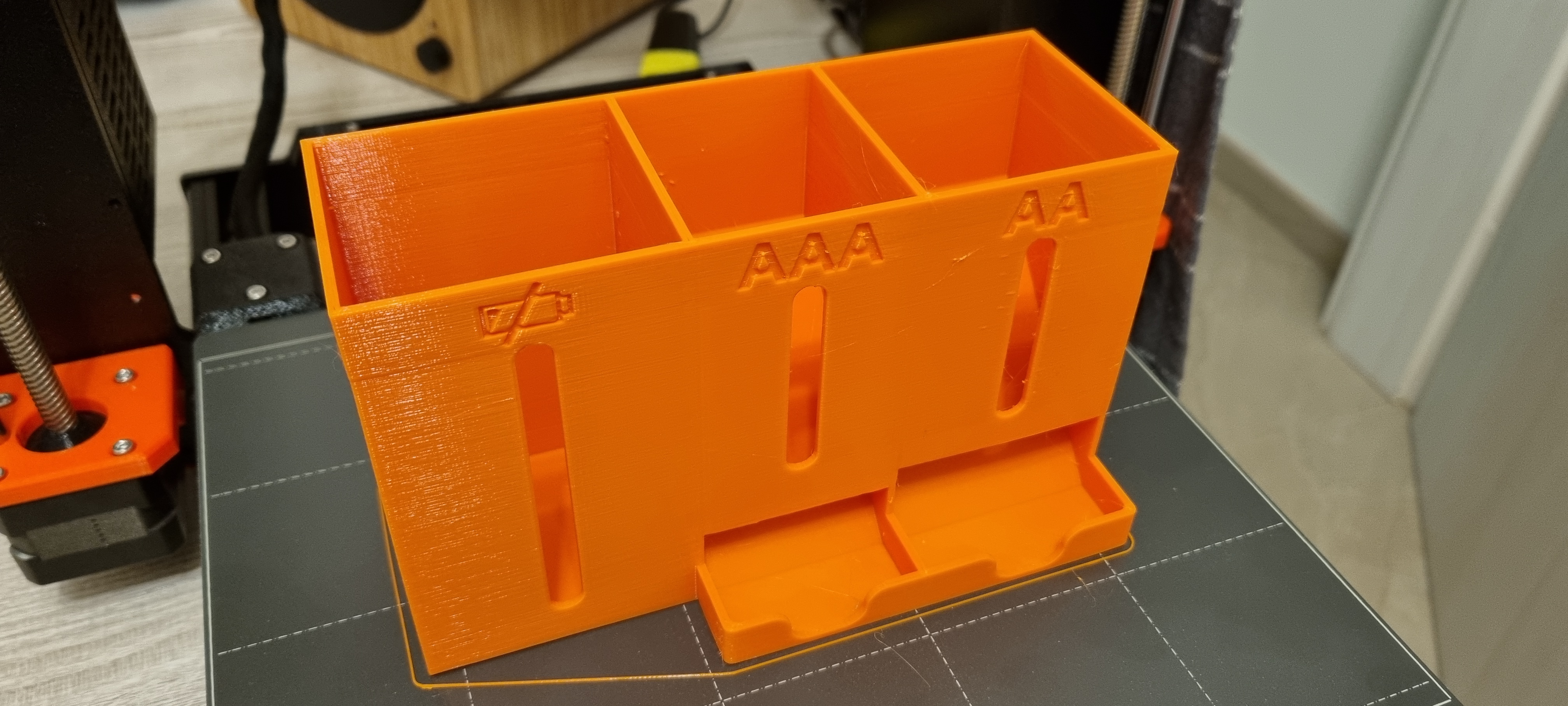 Desk AA/AAA battery dispenser + discharged battery compartment 3D model thumbnail