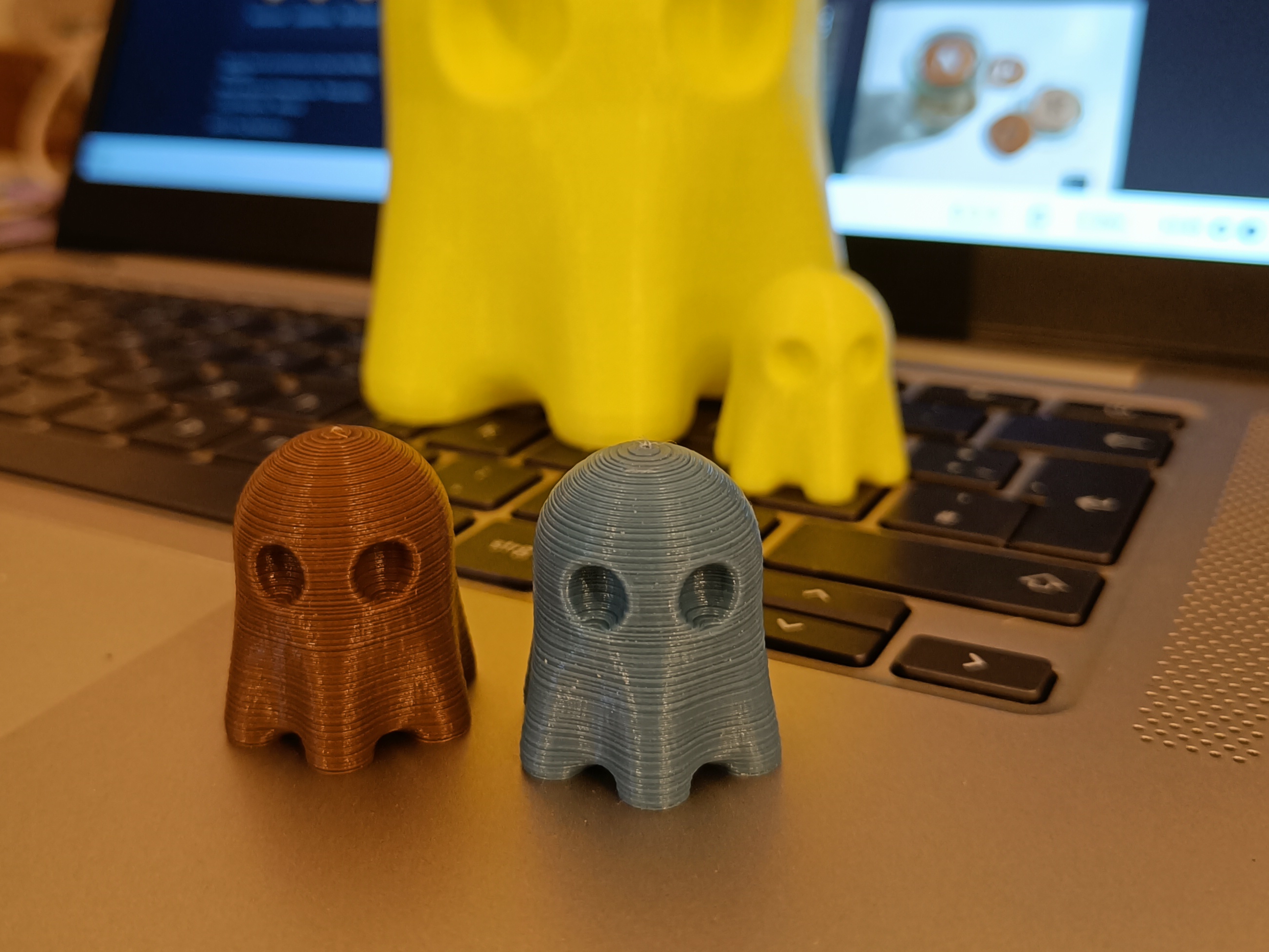 Pacman Ghost Magnet
