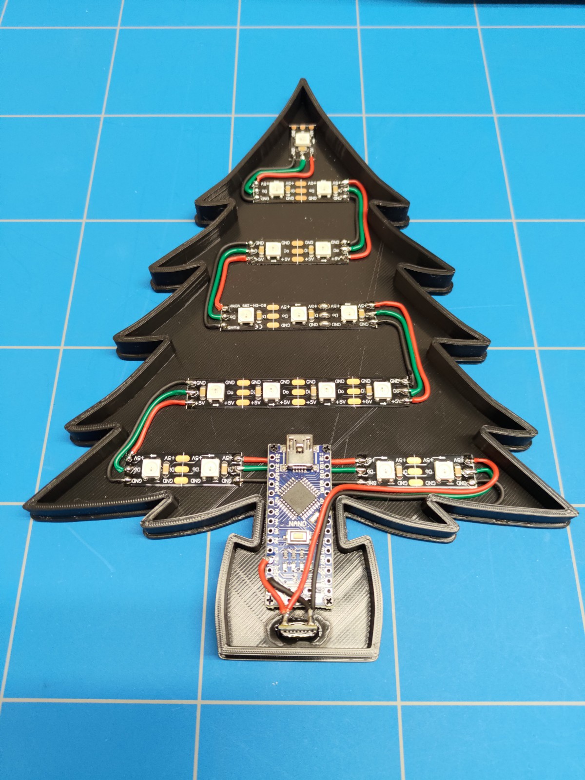 Miniatura 4 do modelo 3D Christmas Tree Light