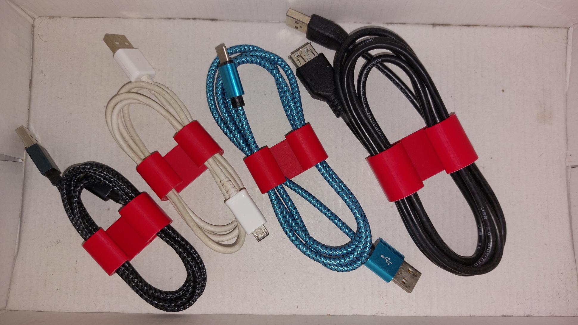 Miniatura 2 do modelo 3D Cable clip organizer
