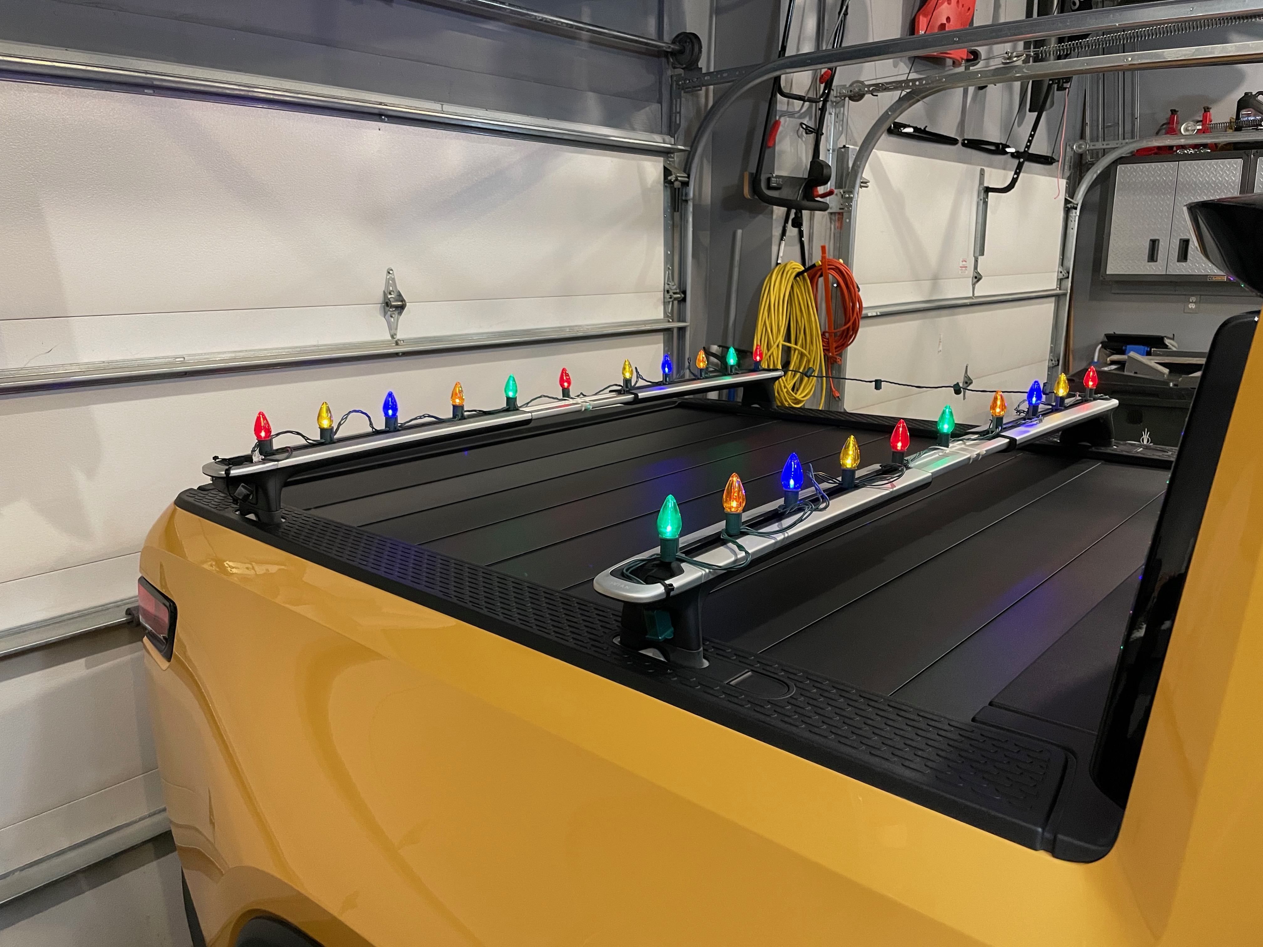 Crossbar Christmas Light T-Slot Clip for Rivian