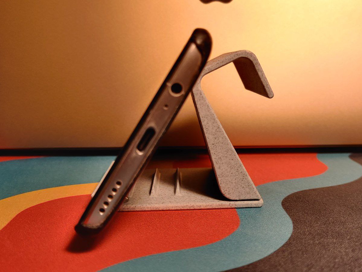 Airplane & Travel Phone Holder by Kunzite Download free STL model