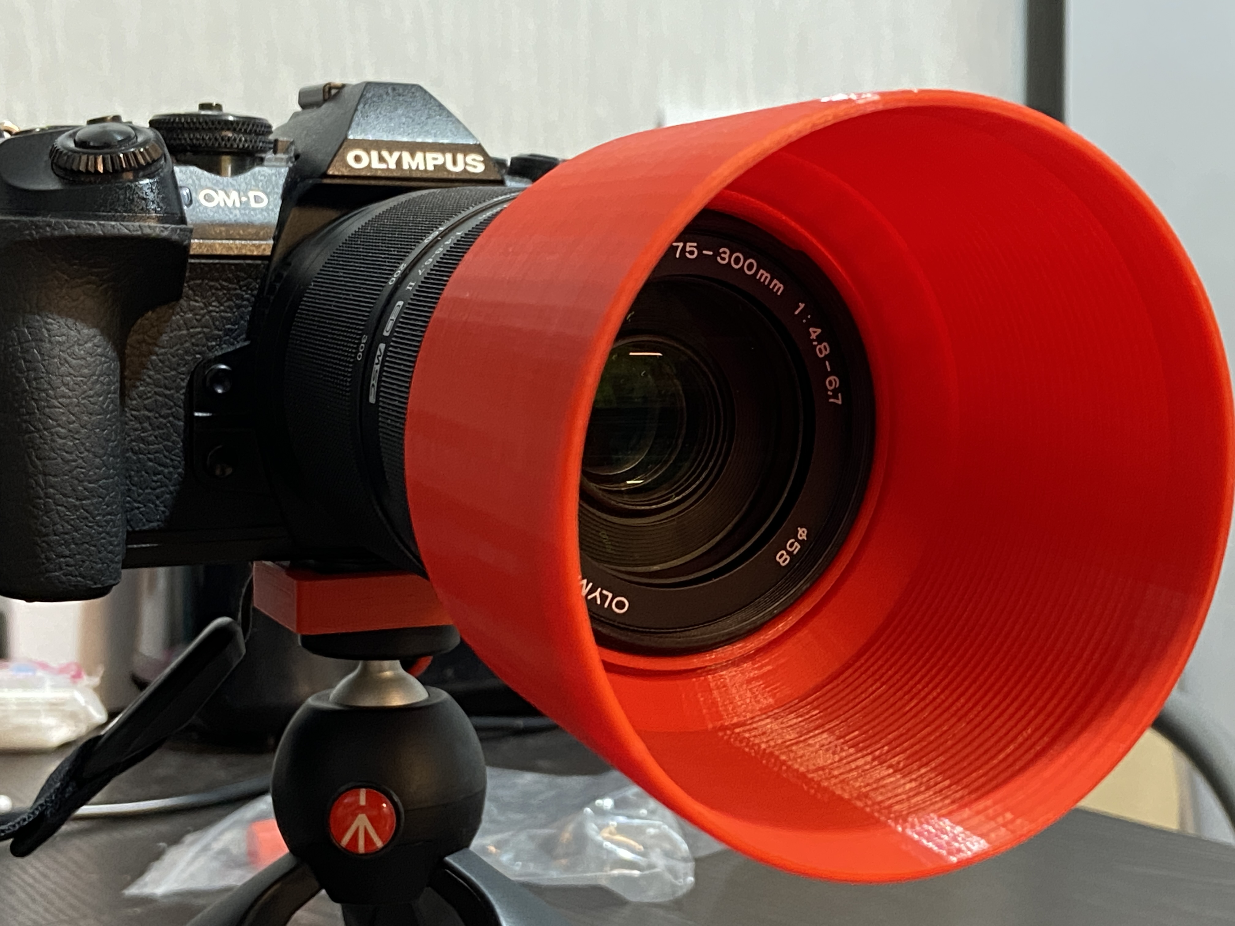 Lens hood LH61E for olympus 75300 II lens. by SviDim Download free