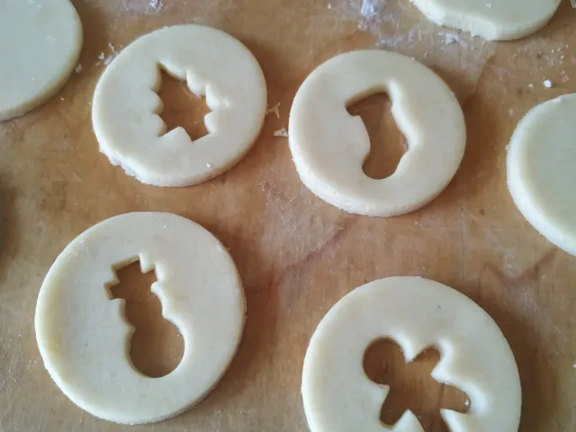 Christmas Linzer Cookie Cutter