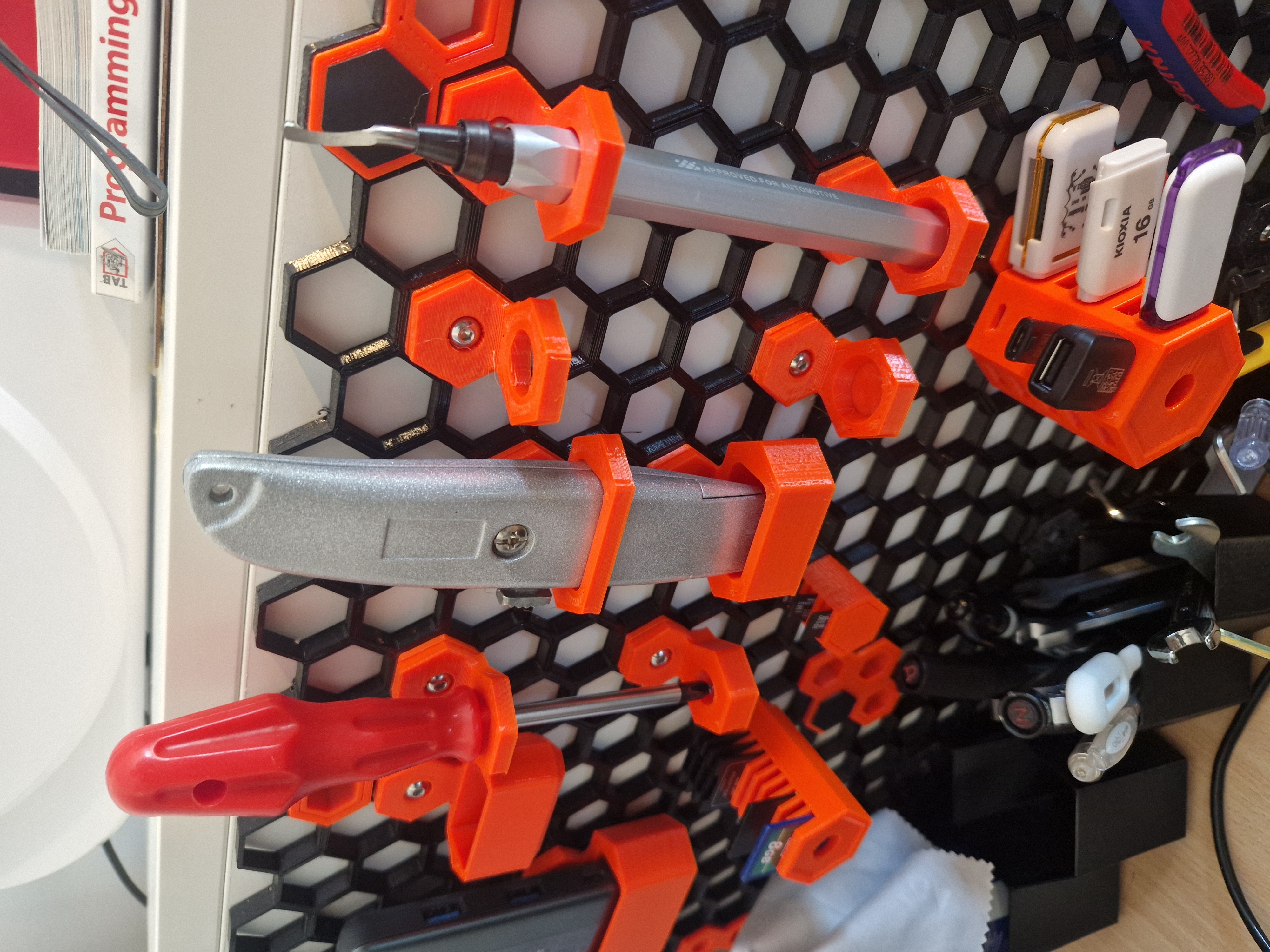 Stanley knife holder for Honeycomb storage wall