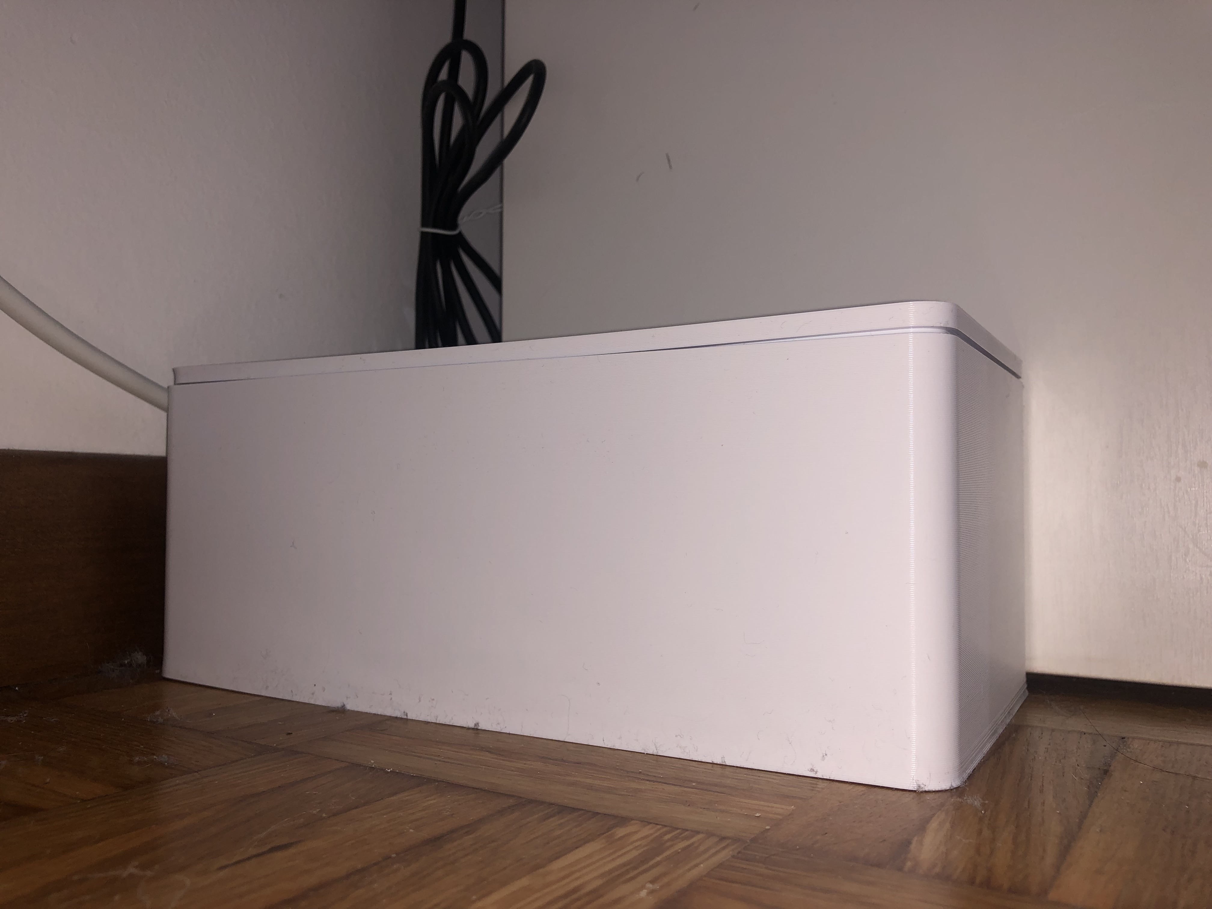 Miniatura 4 do modelo 3D Parametric cable management box