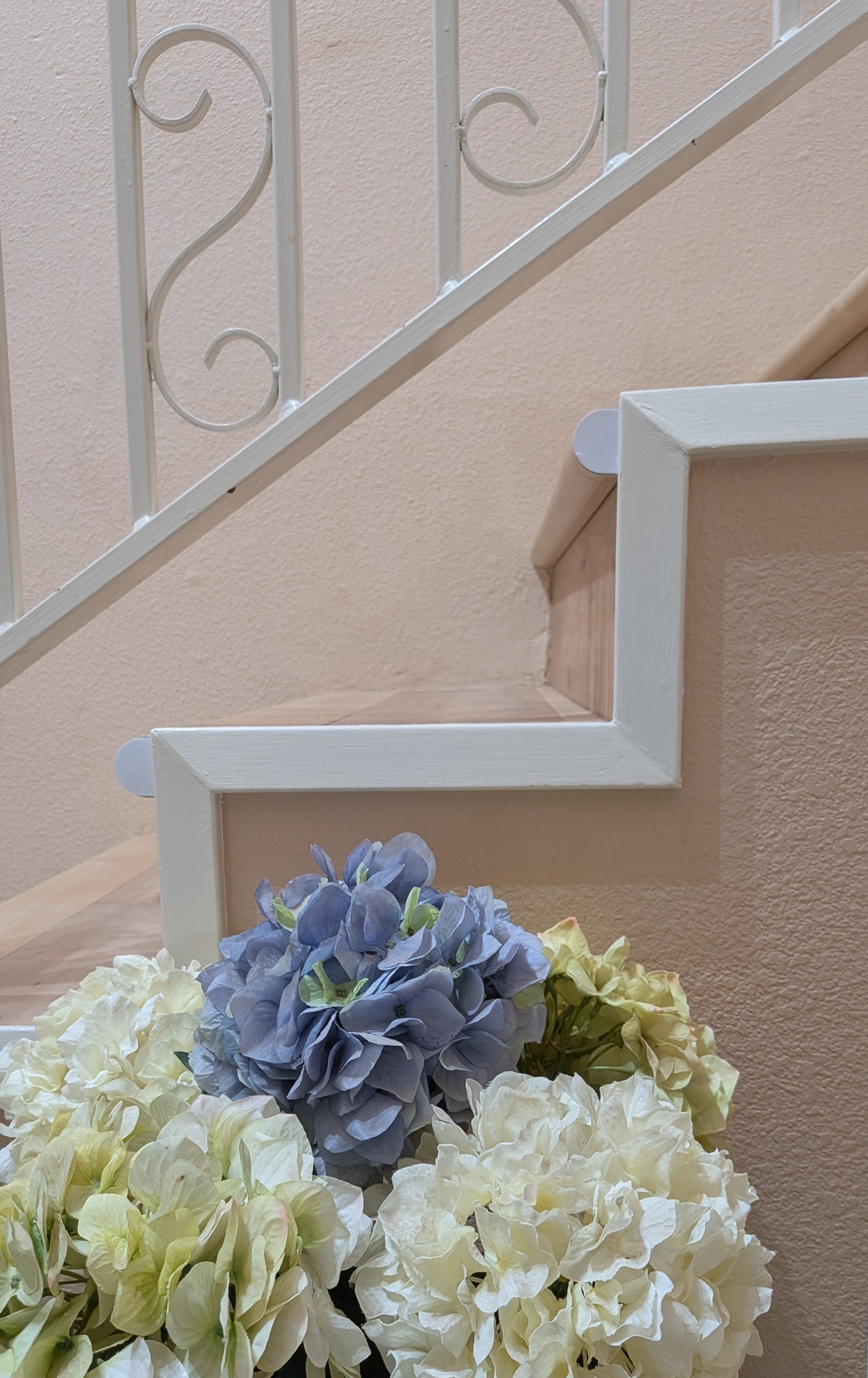 Vinyl Flush Stair Nose Molding Cap