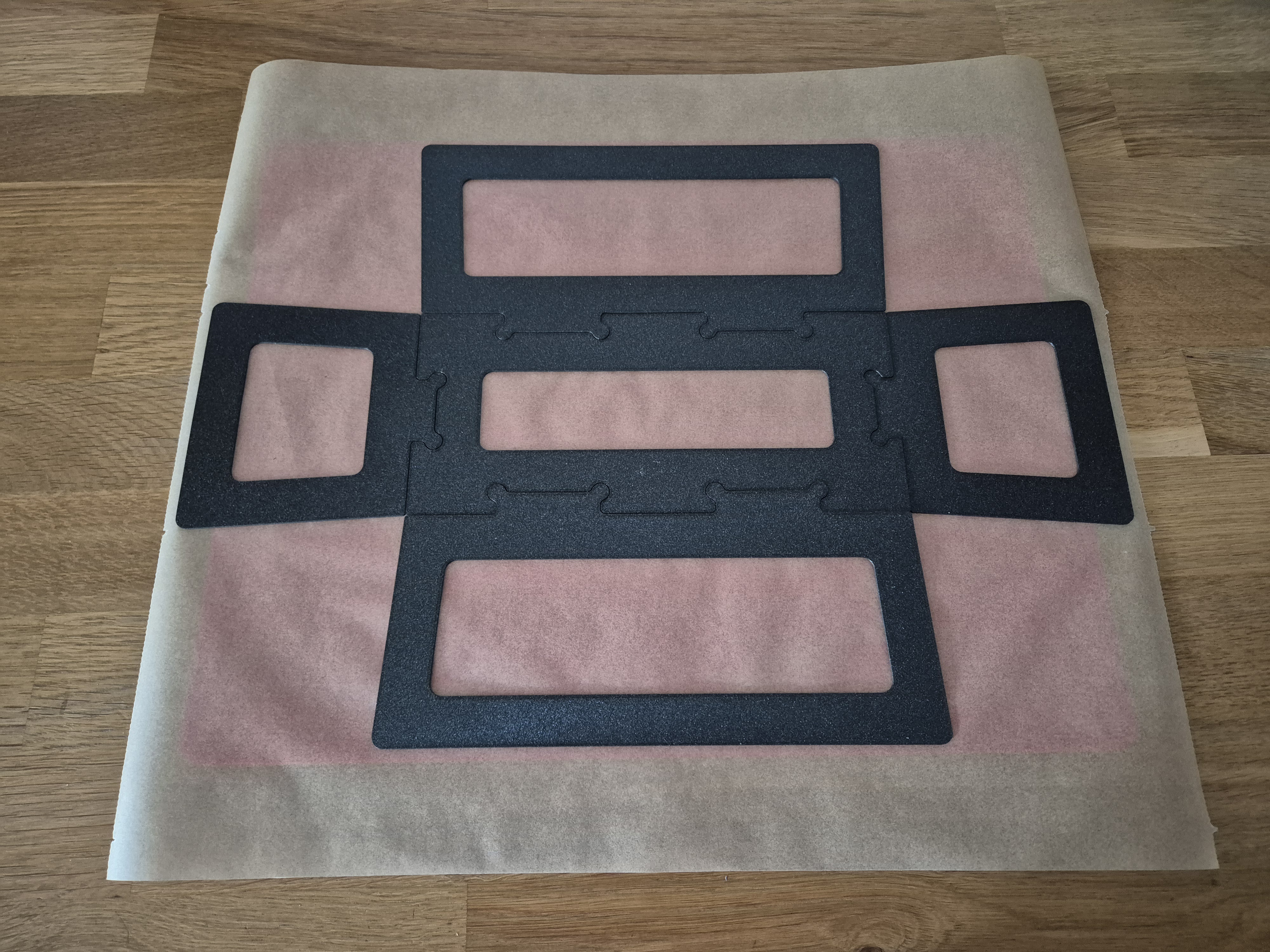Baking paper cutting aid