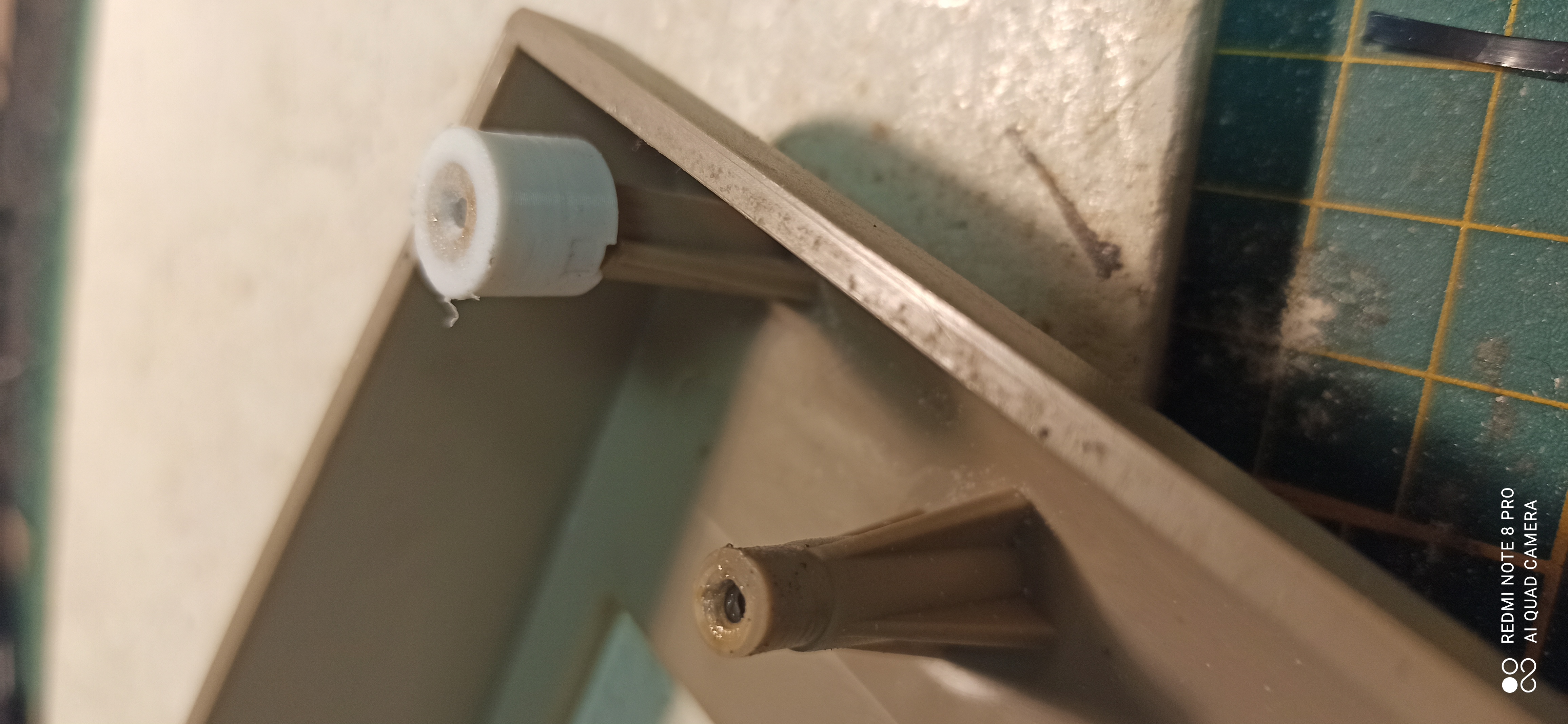 C64 Breadbin Case Fixing Part Set — thumbnail 5