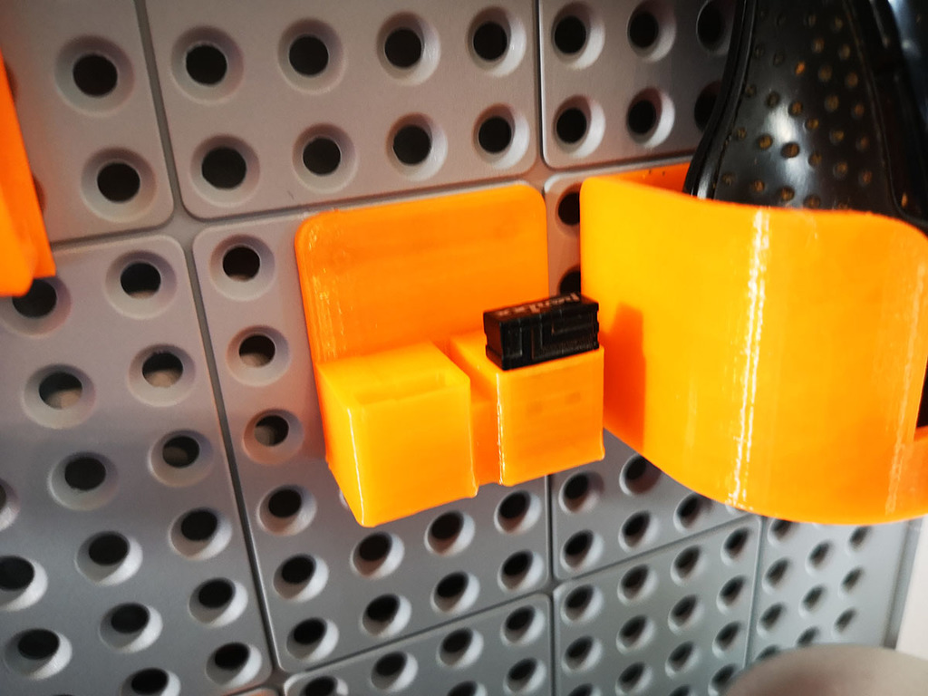 USB Key holder for Keter Pegboard