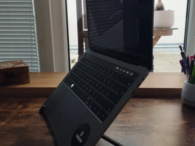 Notebook stand
