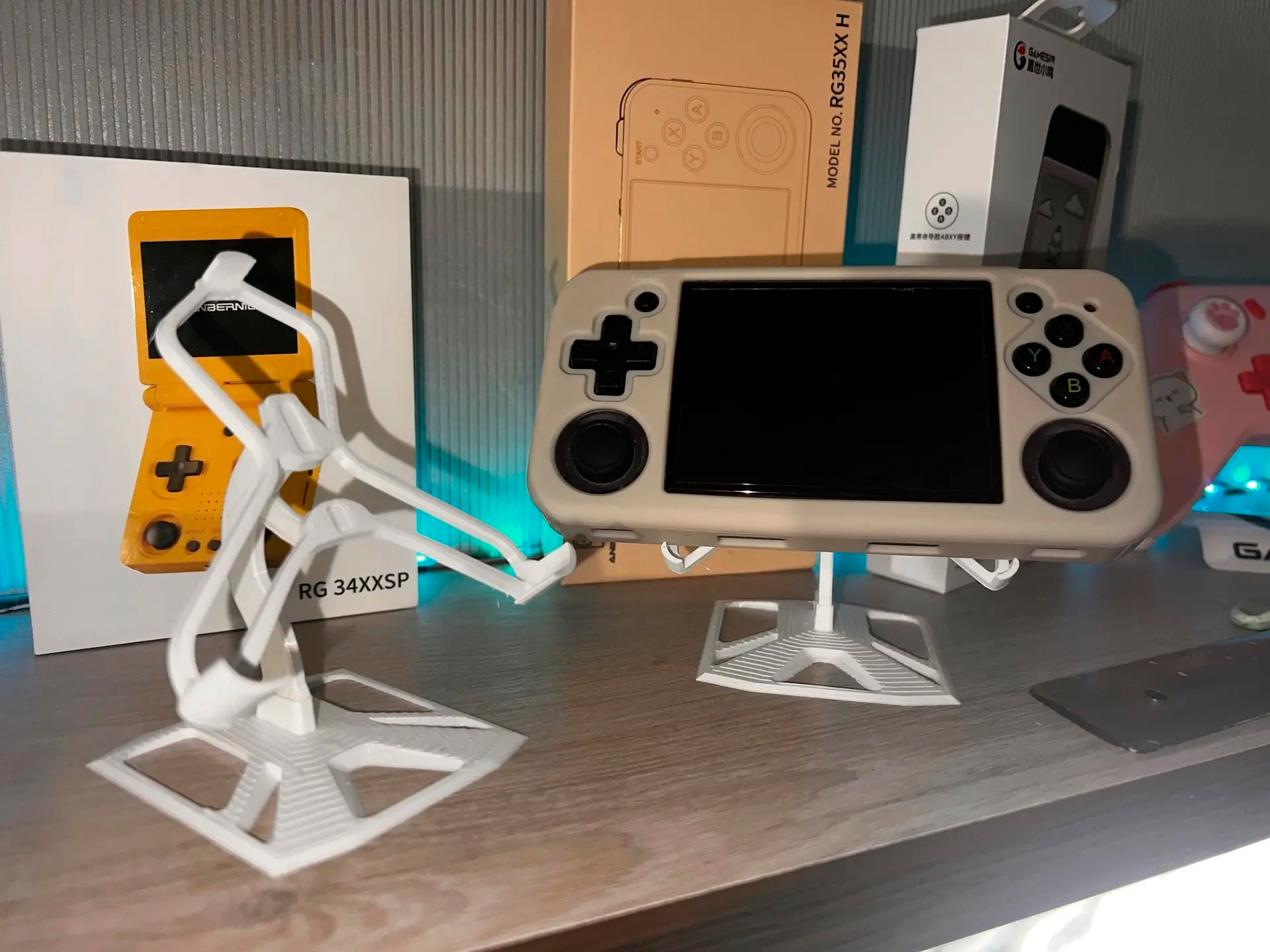 holder/stand for GBA Advance SP / Anbernic RG 34 XX SP