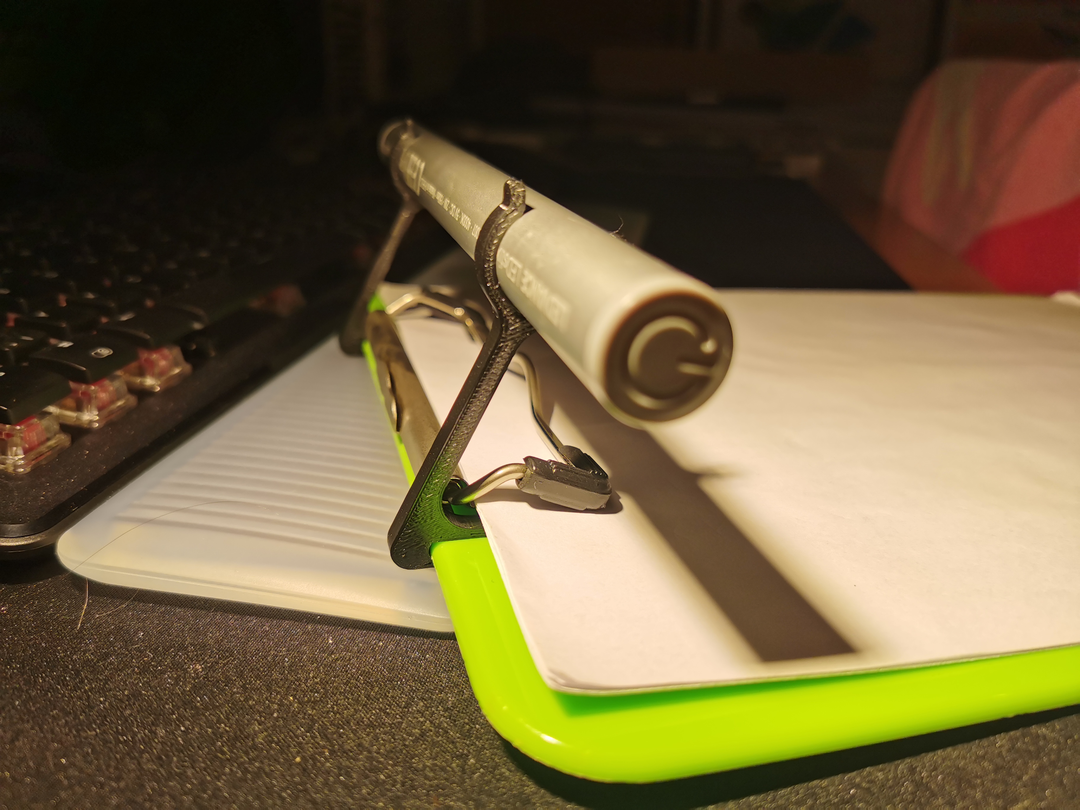 Light clamp for clipboard by Schlachtkreuzer Download free STL model