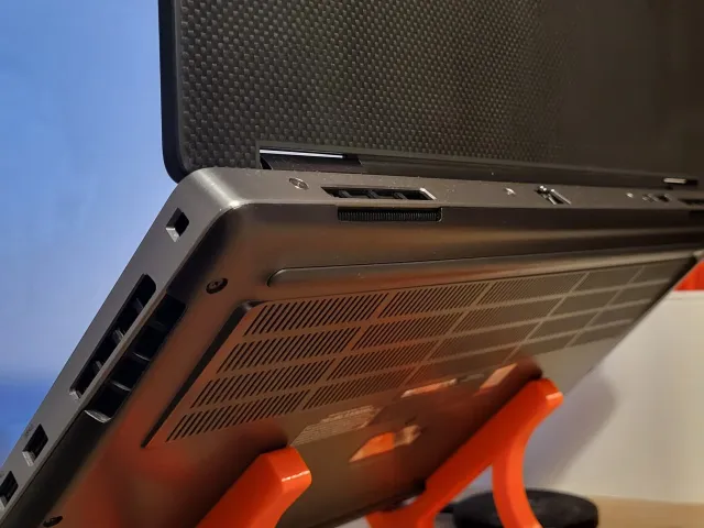 Notebook Stand (DELL Precision 7540)