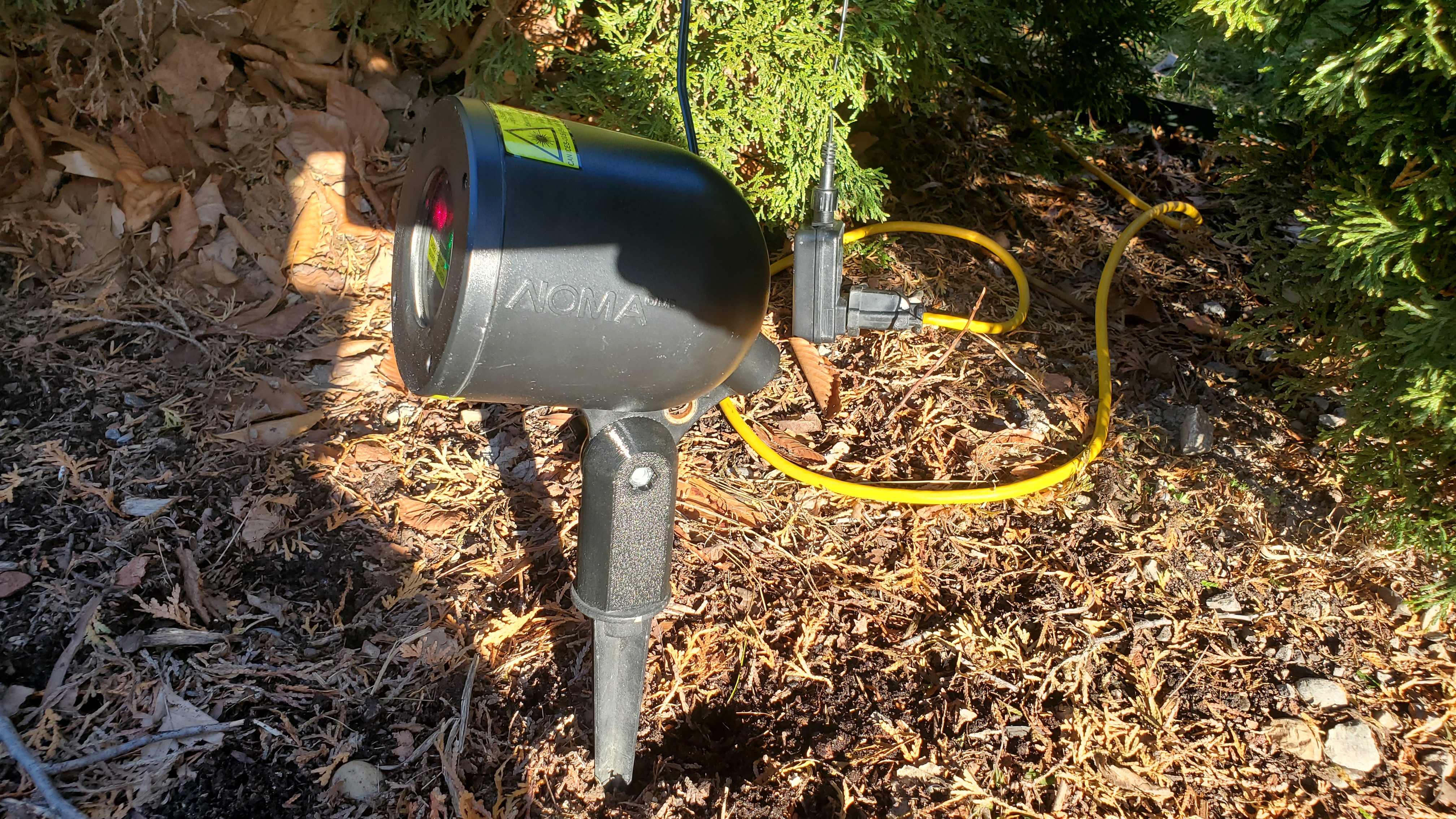 Replacement mounting bracket for holiday laser projector