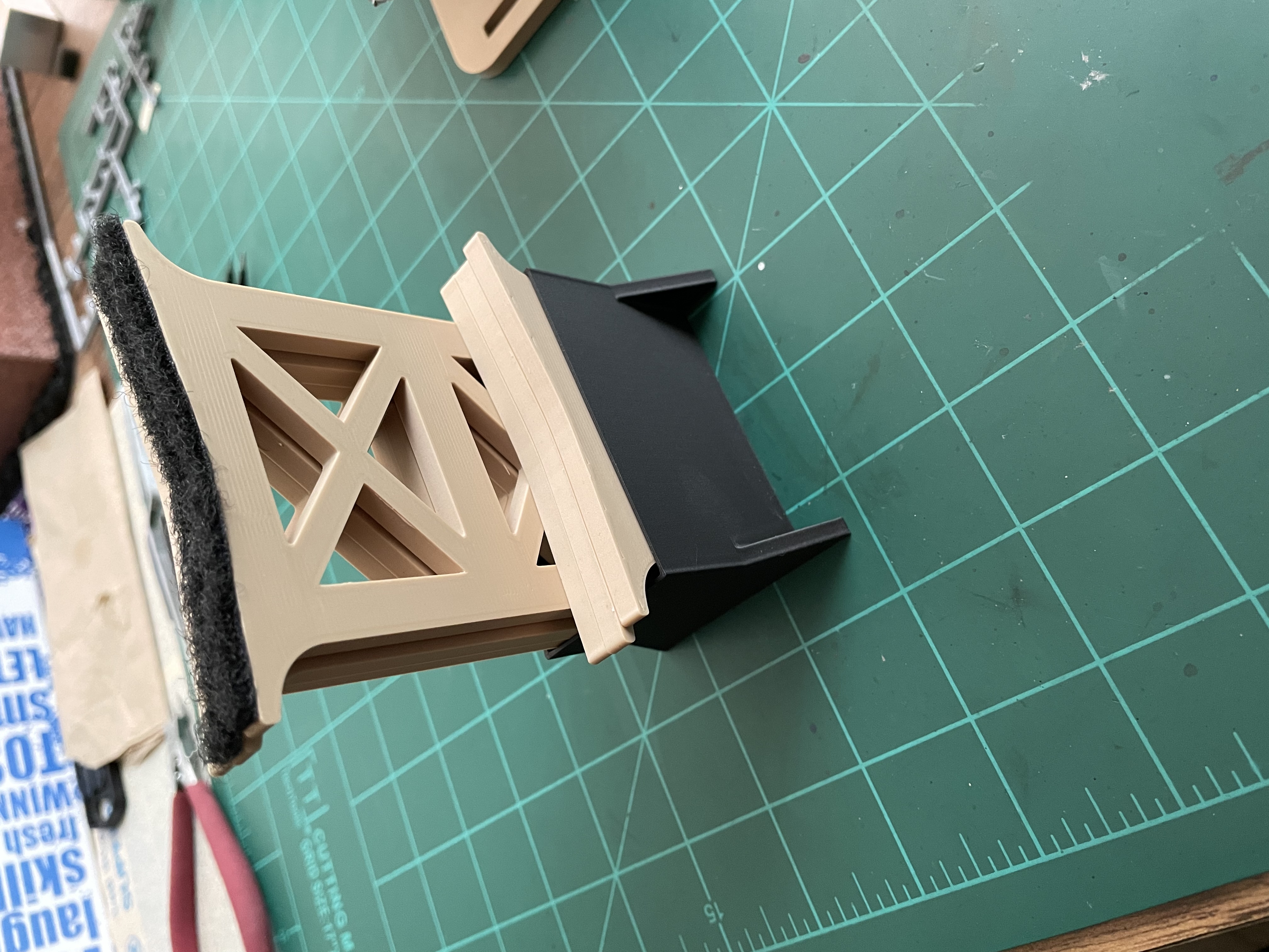 Miniatura 3 do modelo 3D Model Plane Build Stand