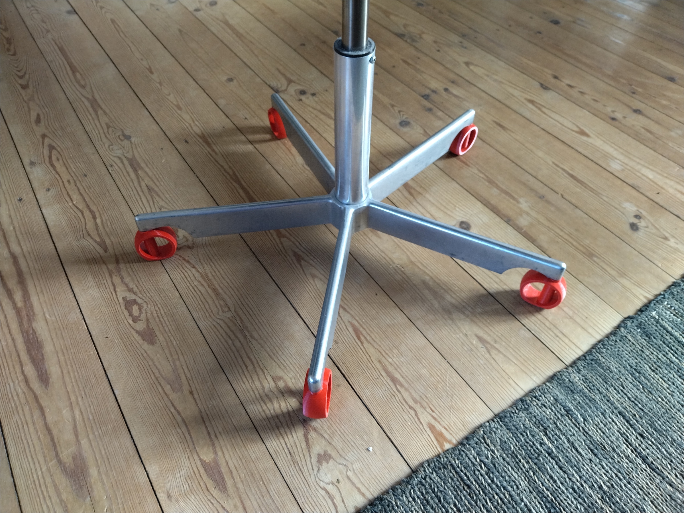 Kevi Chair Glider