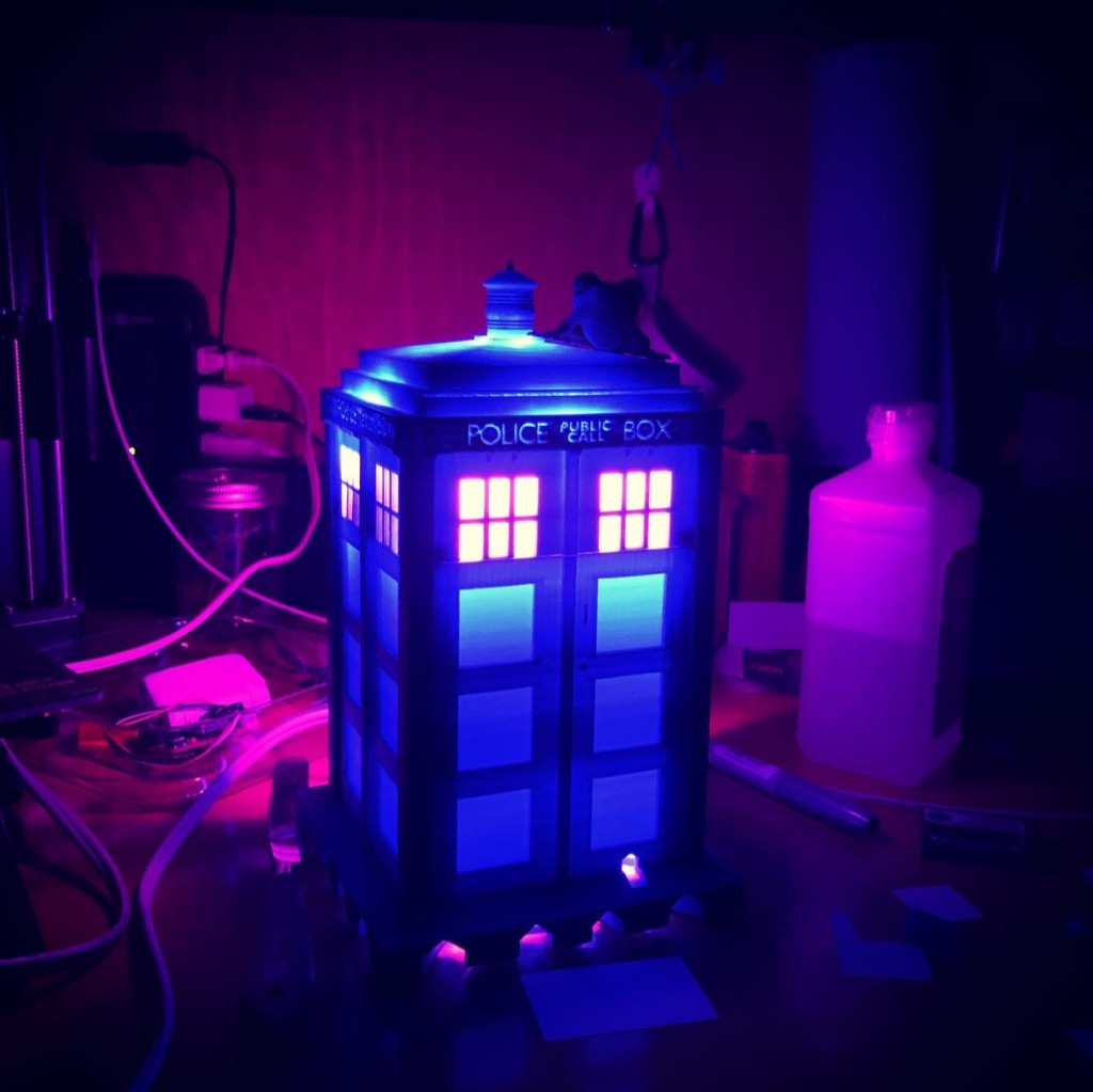 TARDIS Apple Time Capsule -> Bedside Lamp!