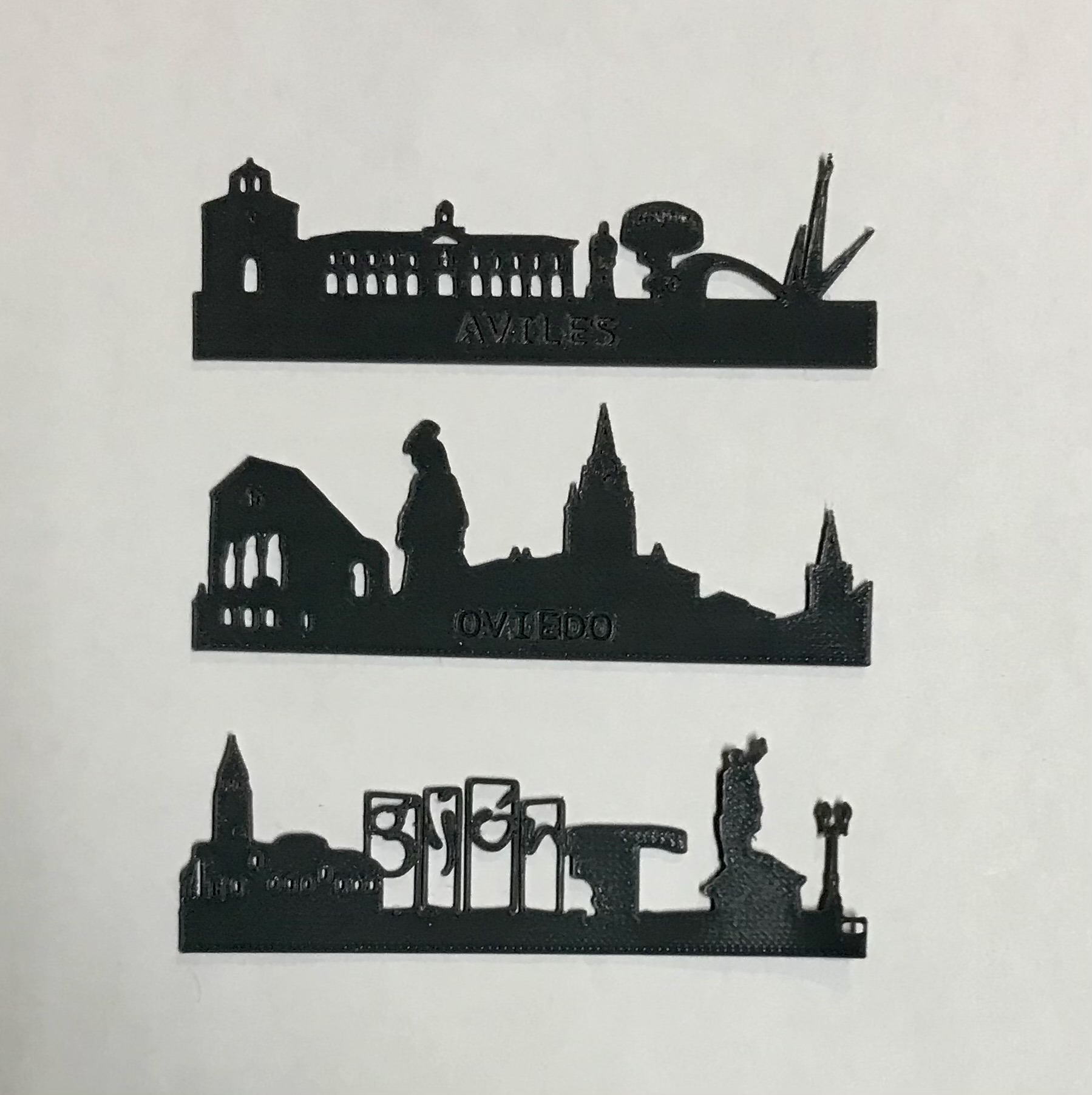 Asturian-inspired silhouettes for bookmarkers, key rings, etc. / Siluetas con motivos Asturianos para marcapáginas, llaveros, etc.