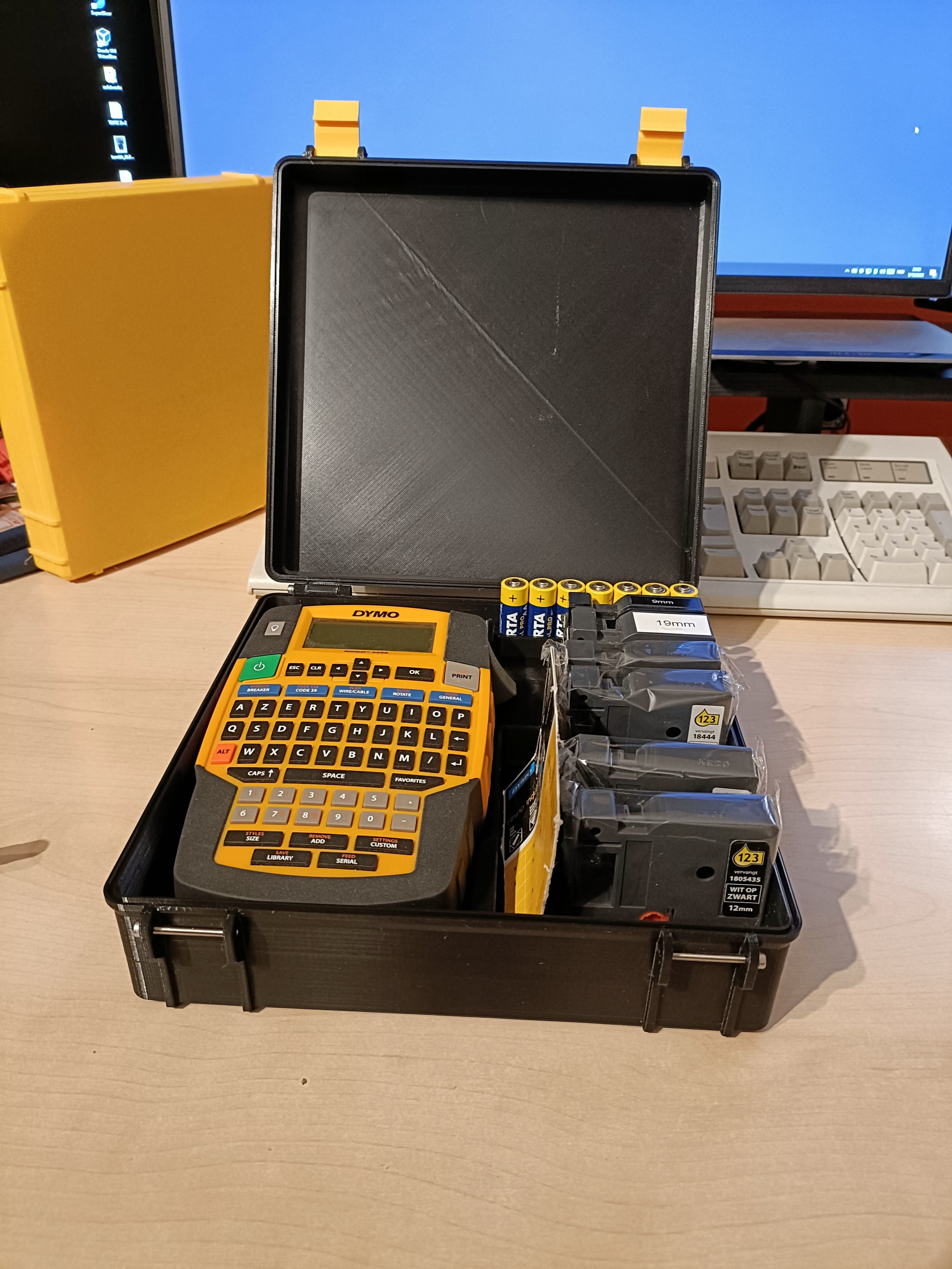 box for dymo rhino 4200