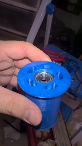 Yet another spool holder