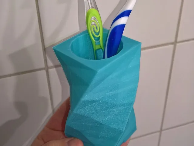 Low Poly Toothpaste holder