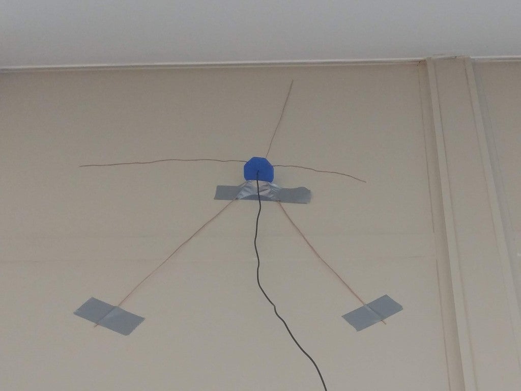 1/4 Wave Ground Plane Antenna center block