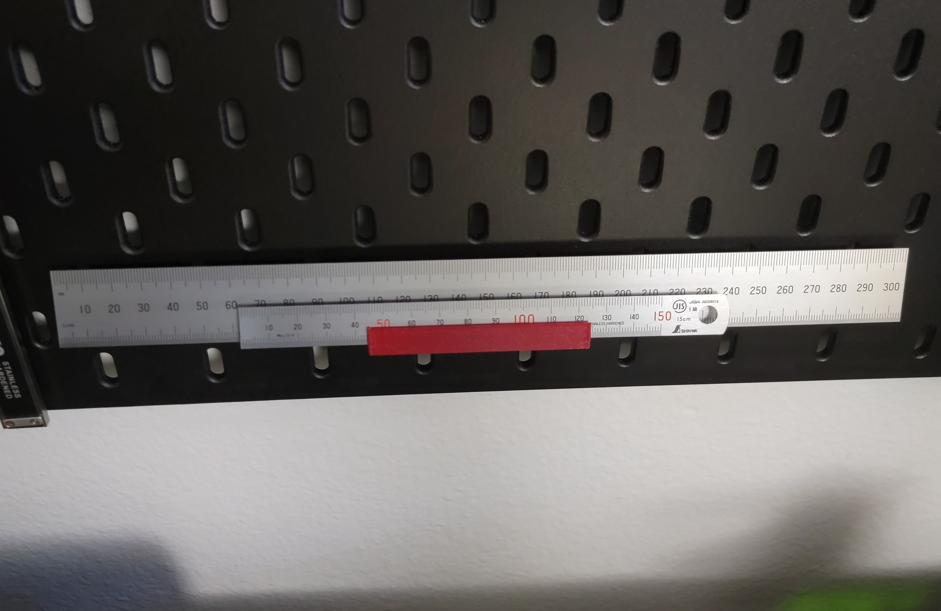 Skadis Ruler Mount