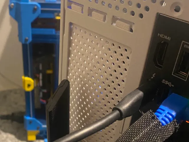 Meshlicious GPU slot fan mod / mesh cover