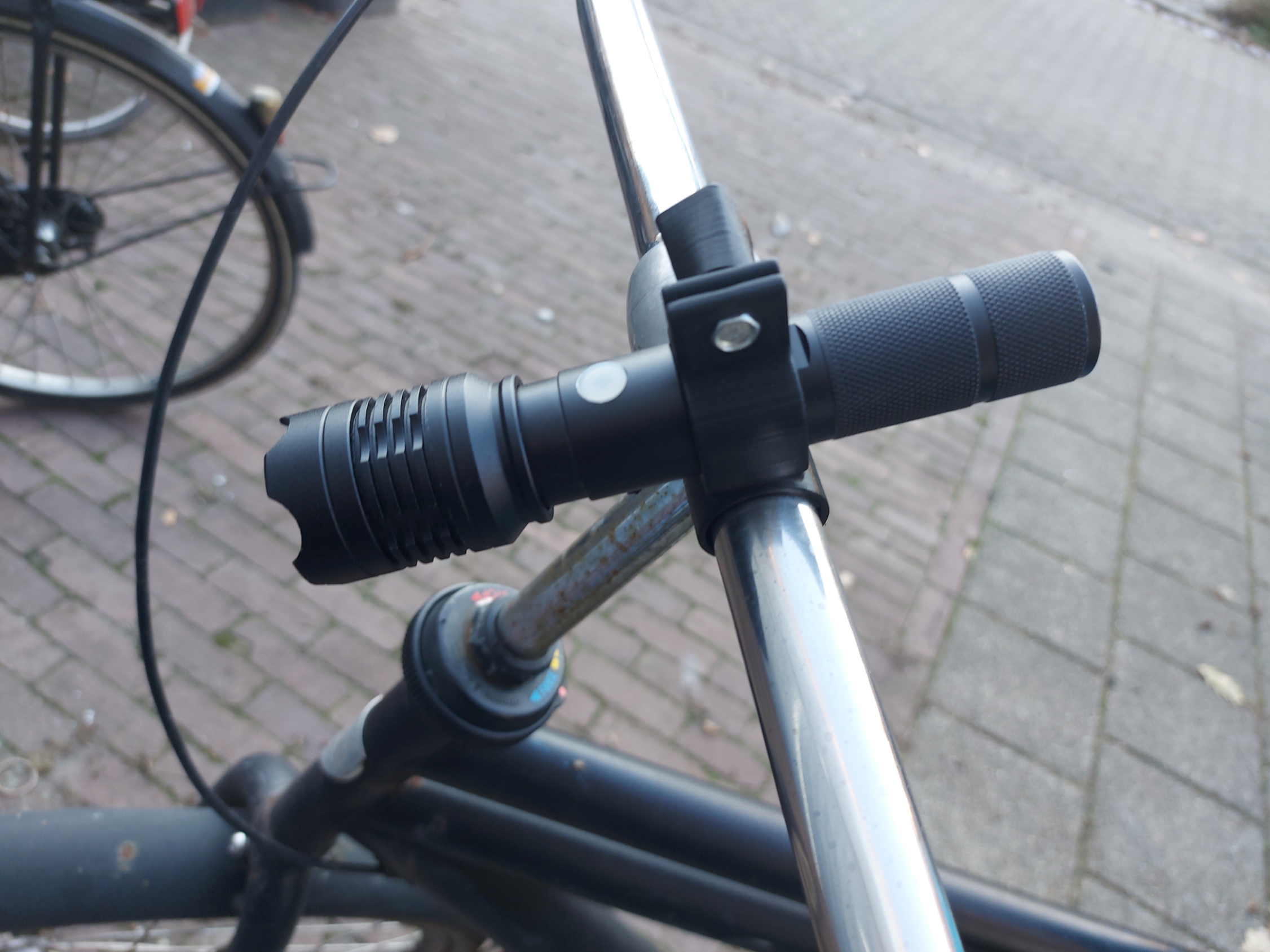 Diy flashlight discount holder for bike